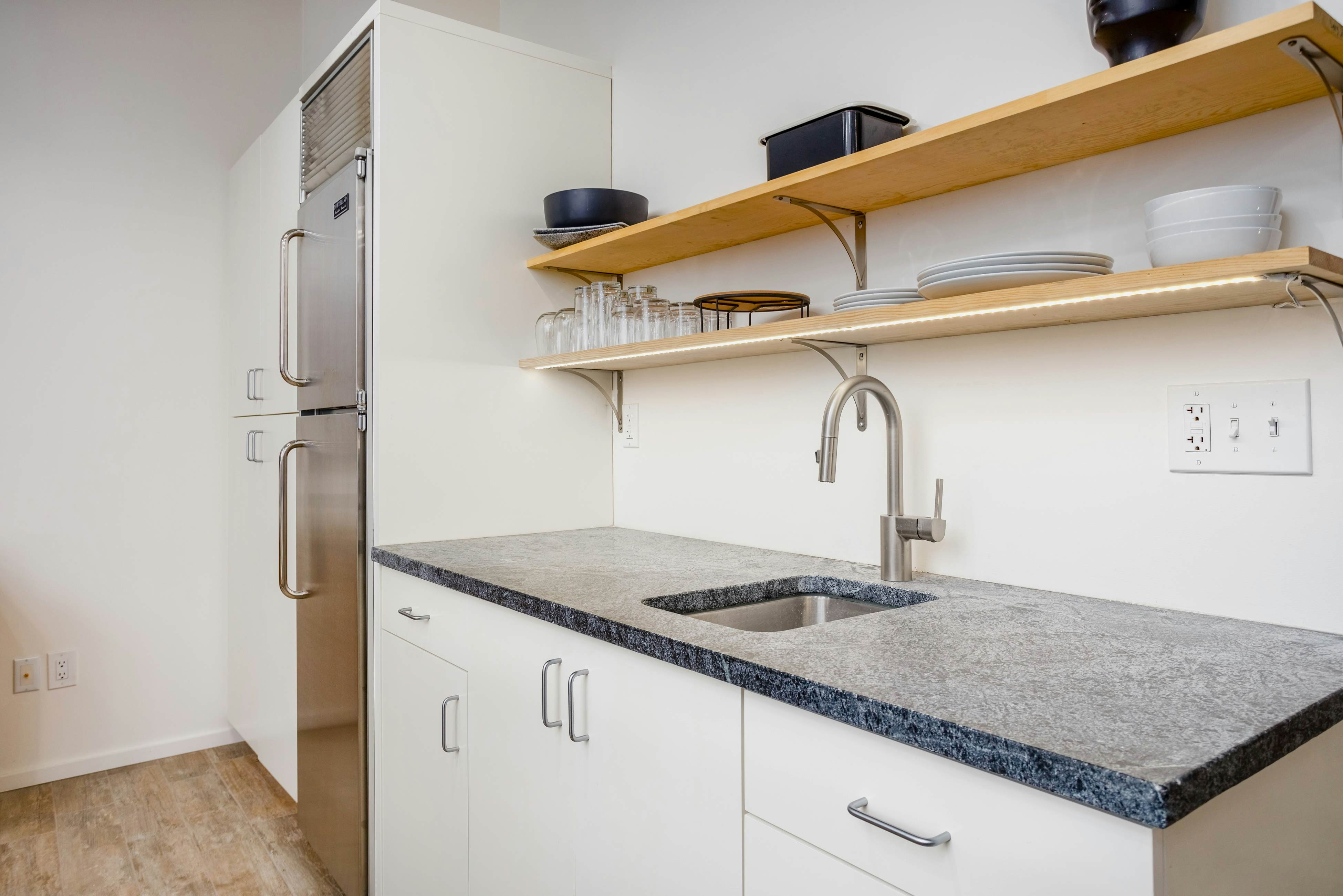 Downtown Contemporary - Full Property