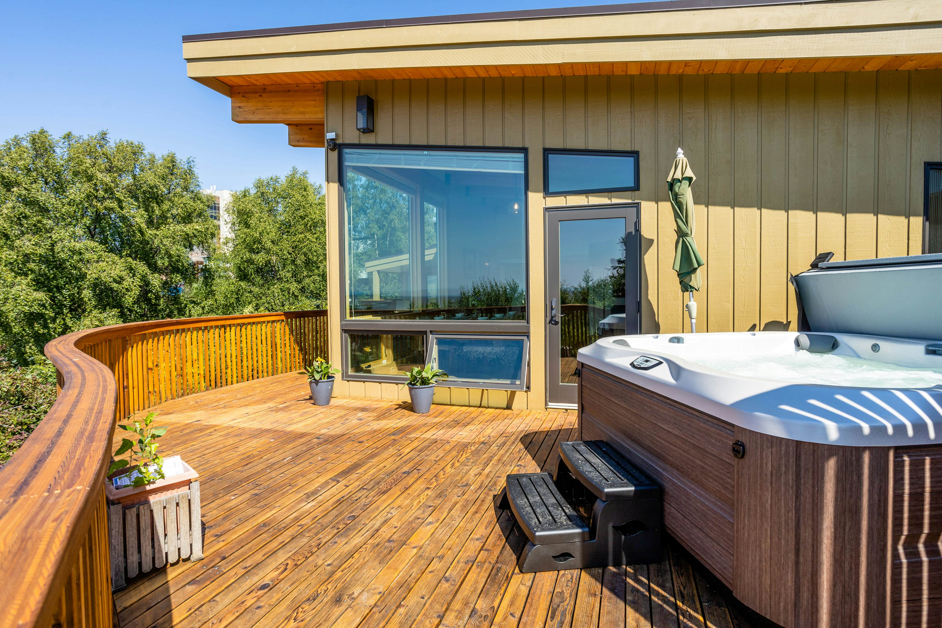 Downtown Contemporary - Full Property