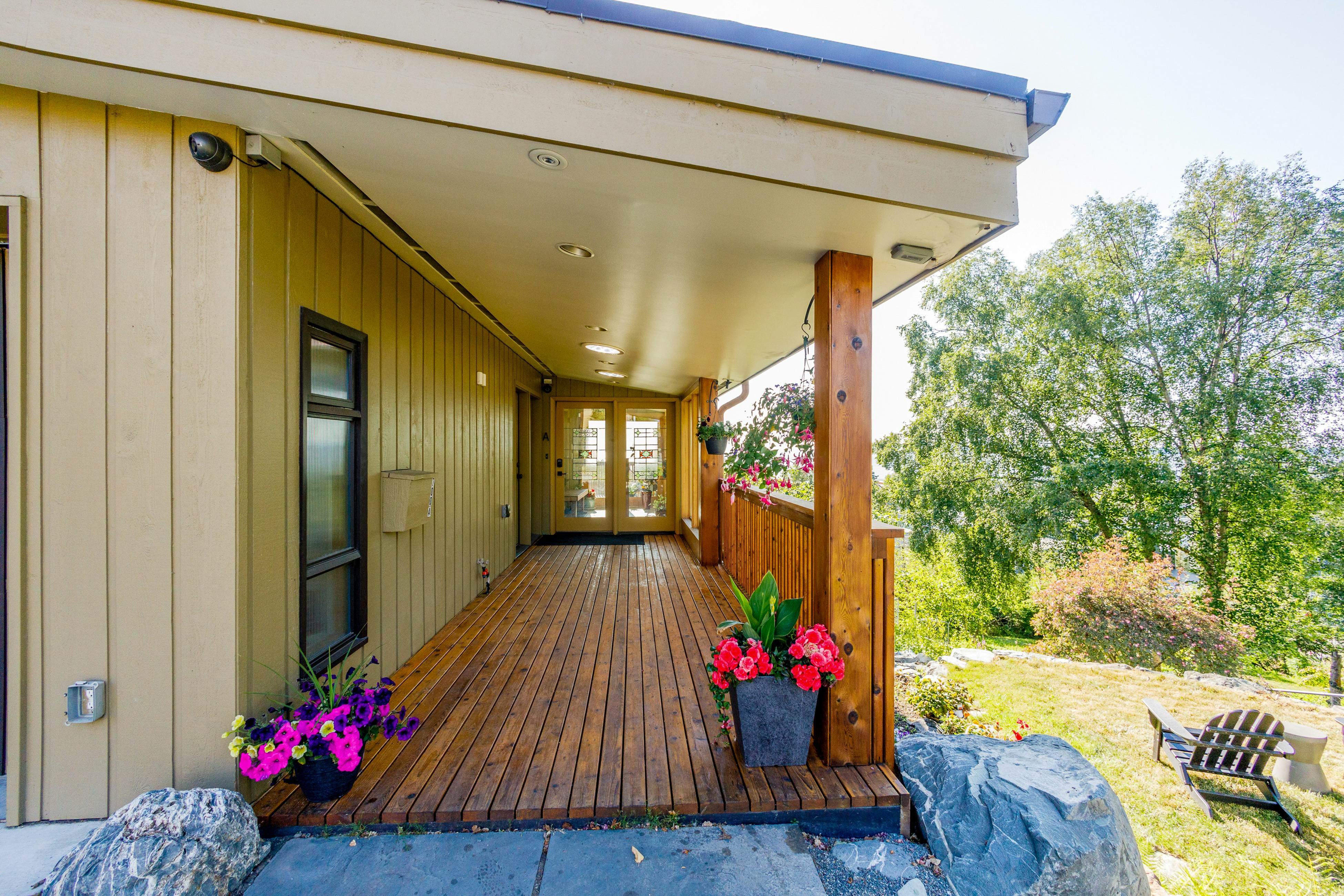 Downtown Contemporary - Full Property