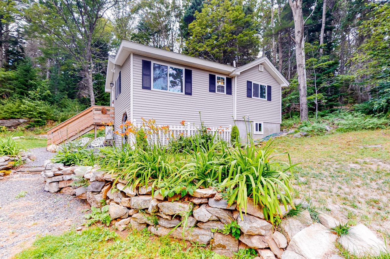 Little Cottage in the Woods 2 BD Boothbay Harbor, ME Vacation Rental