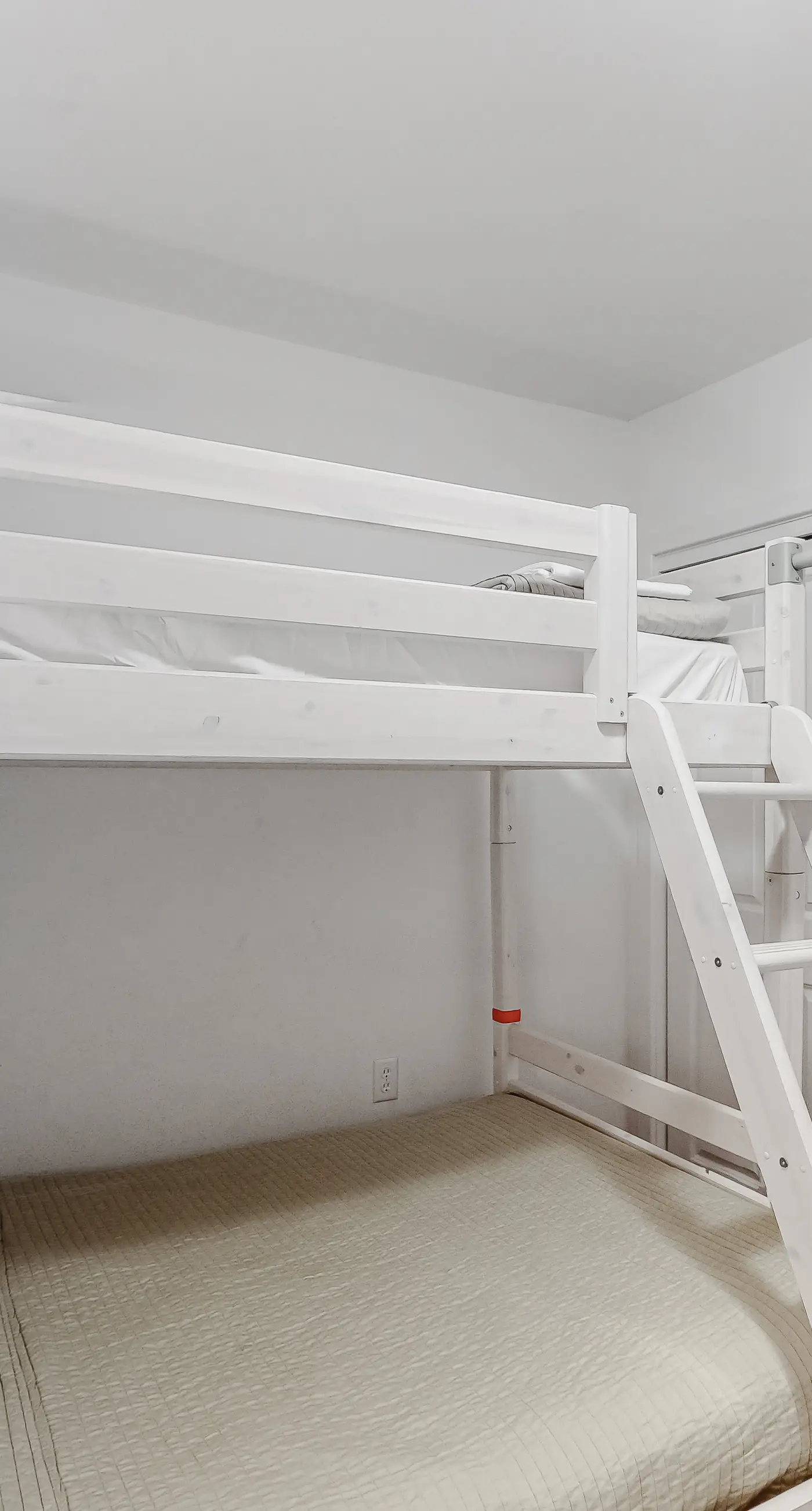 The Sanctuary - No Worries 304B