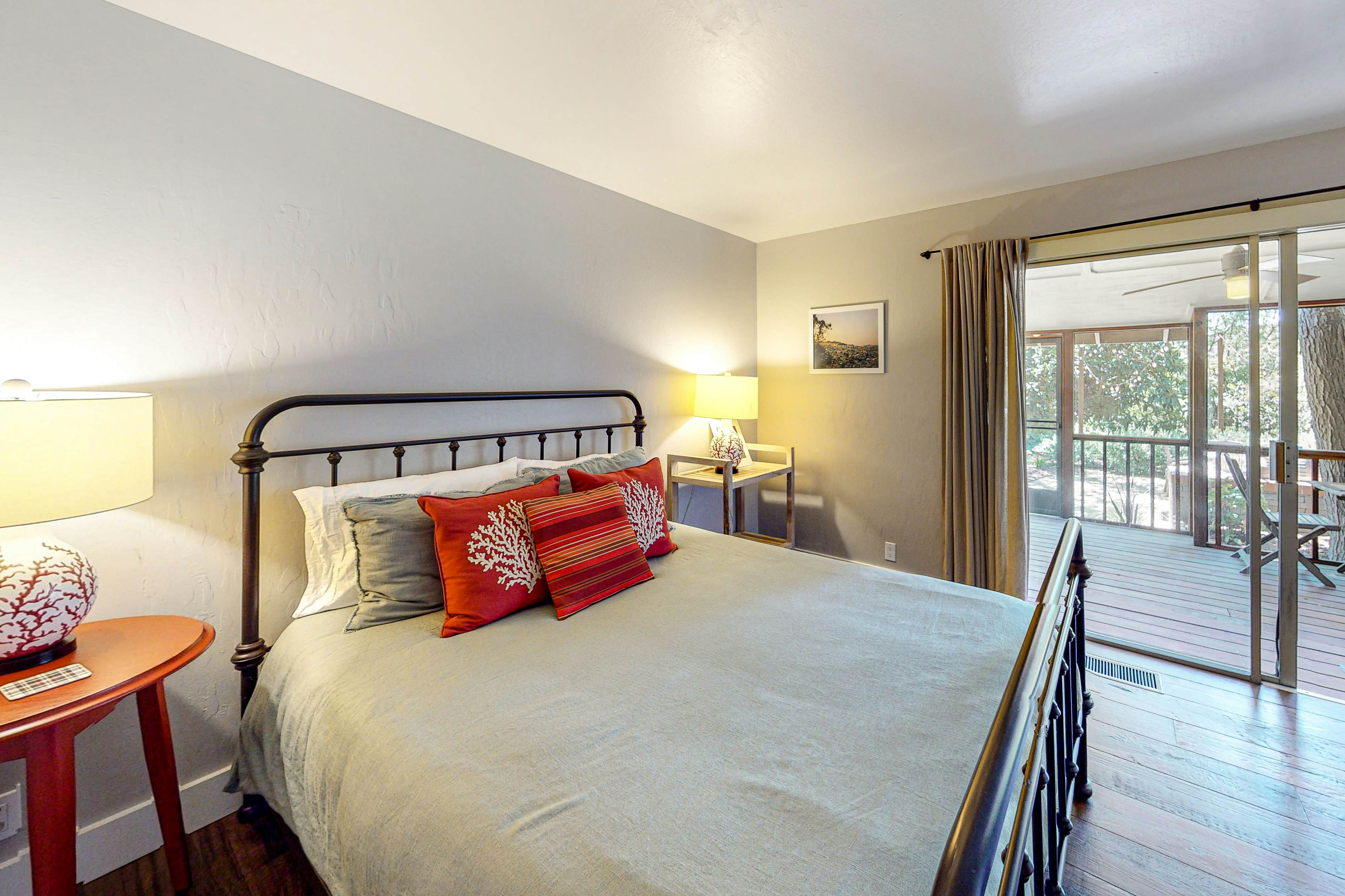 Modern Country Retreat close to Sonoma Plaza