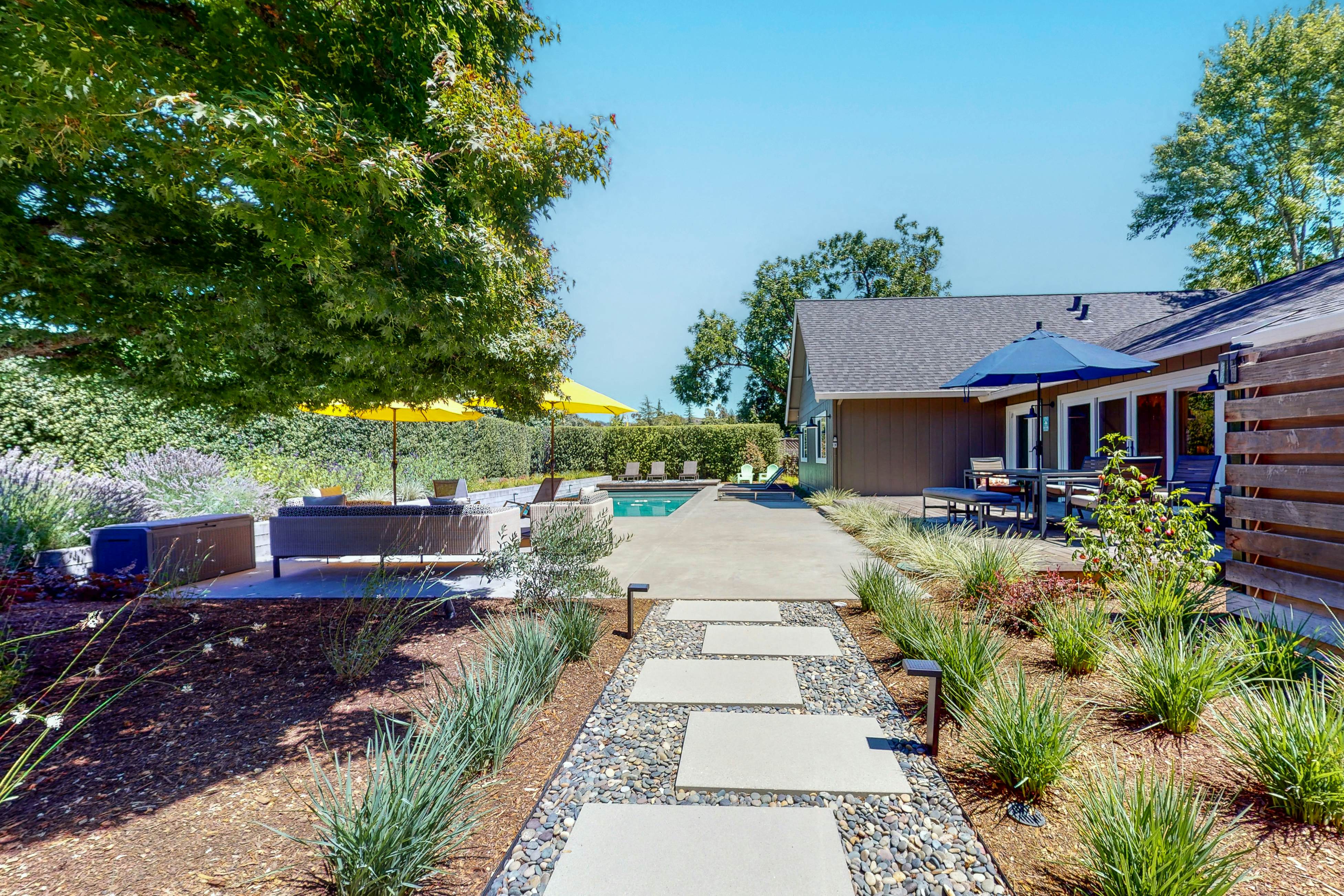 Modern Country Retreat close to Sonoma Plaza