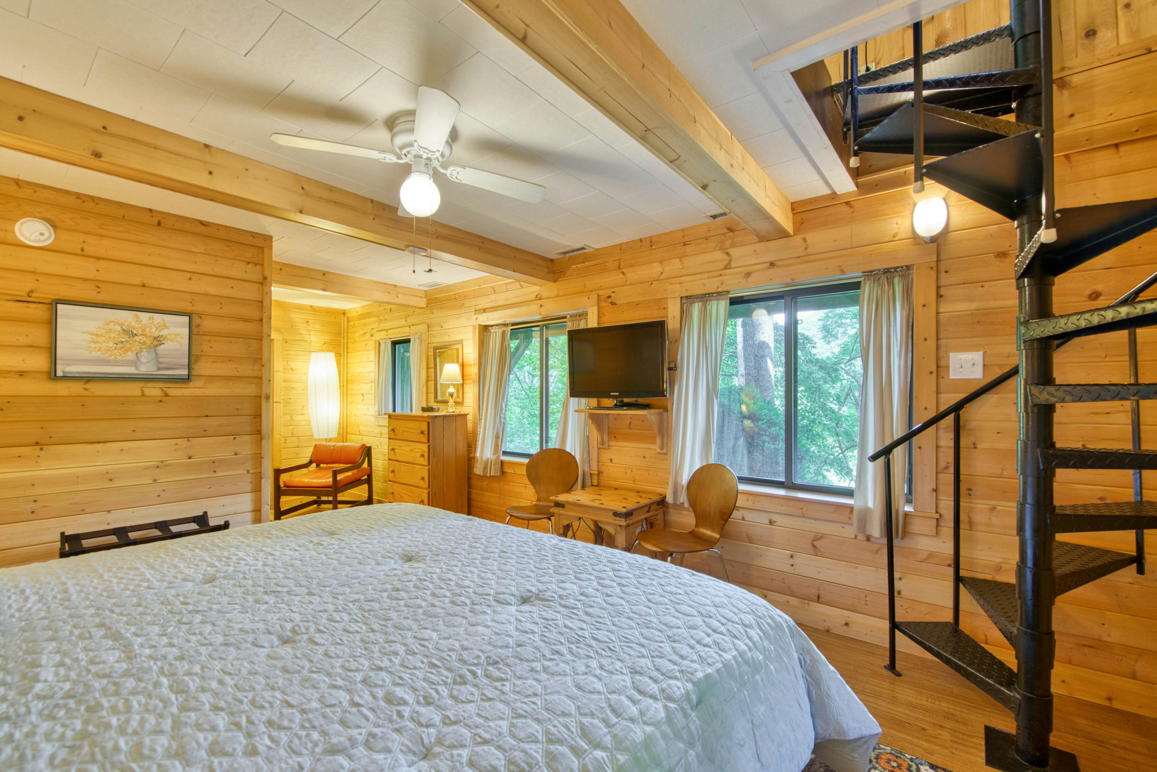 Chalet at Peek's Creek