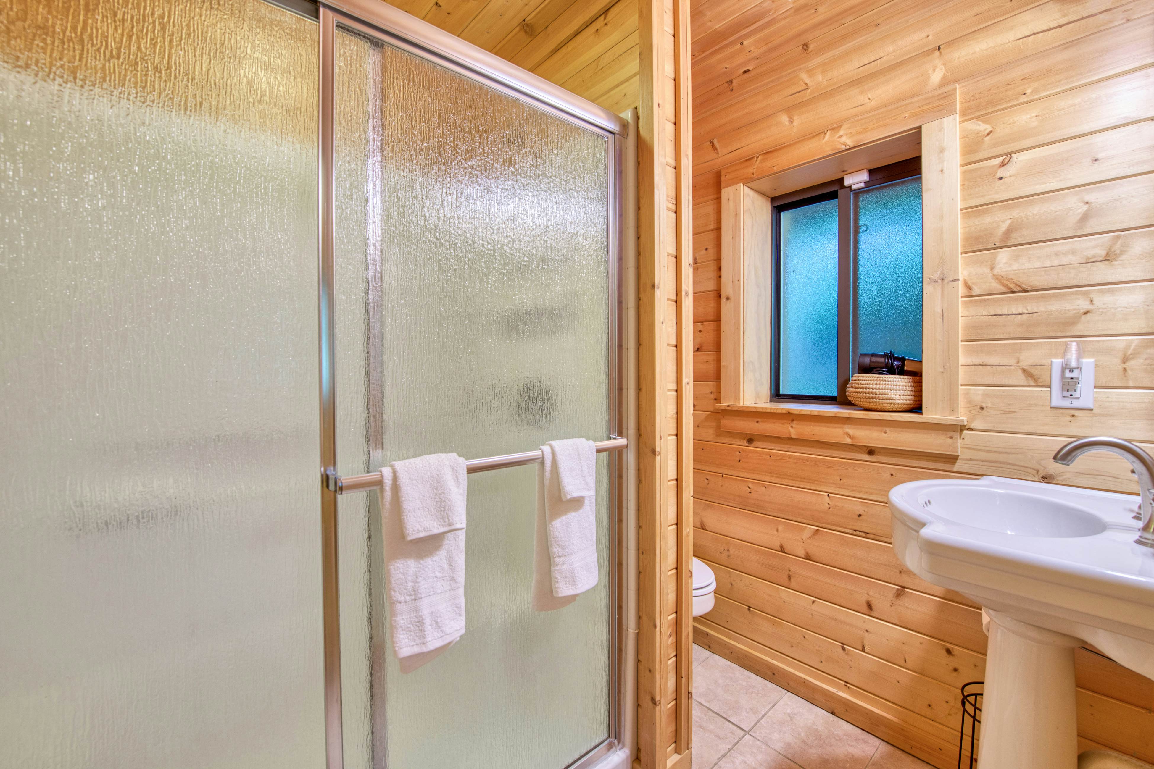 Chalet at Peek's Creek