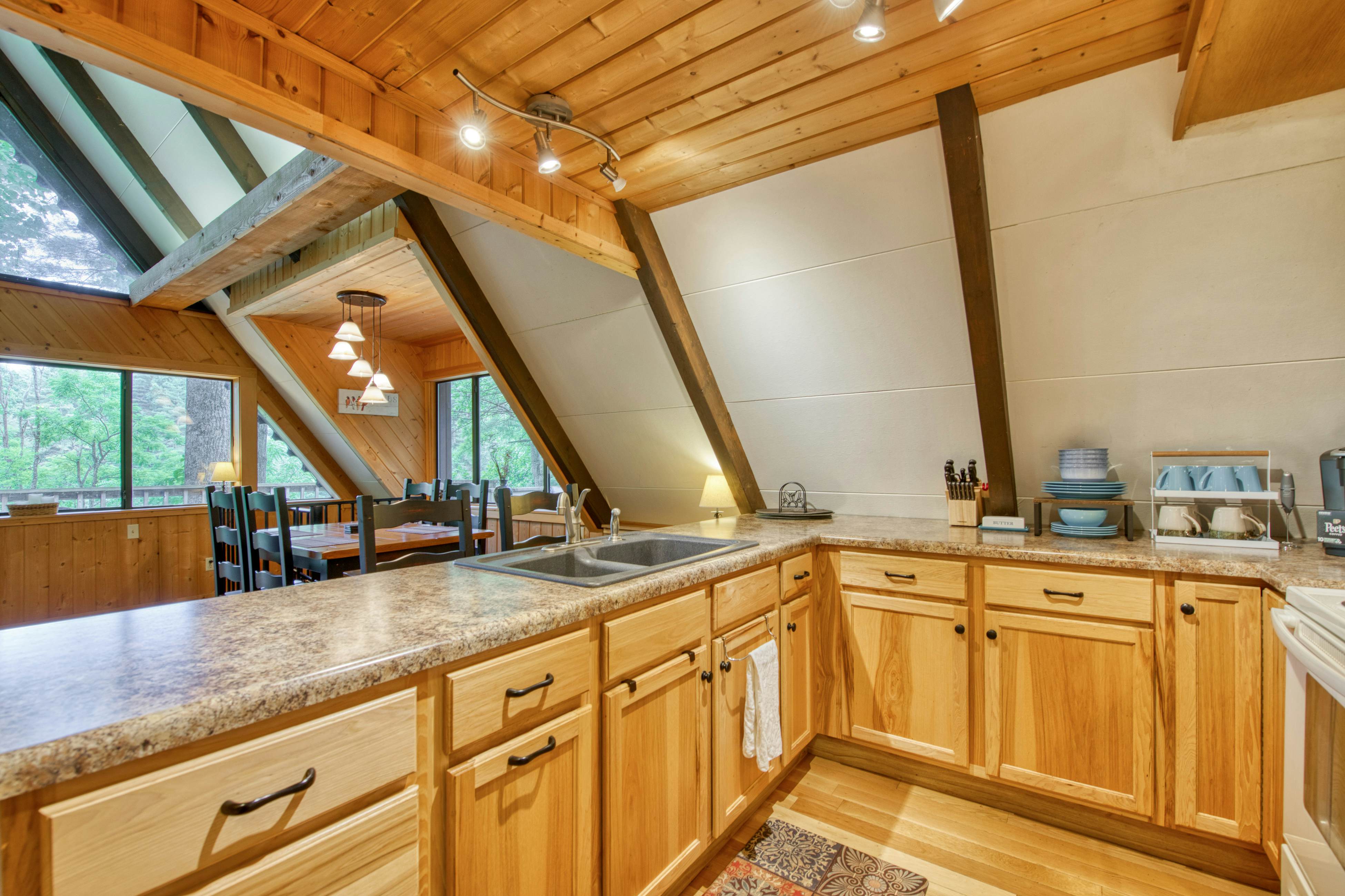 Chalet at Peek's Creek