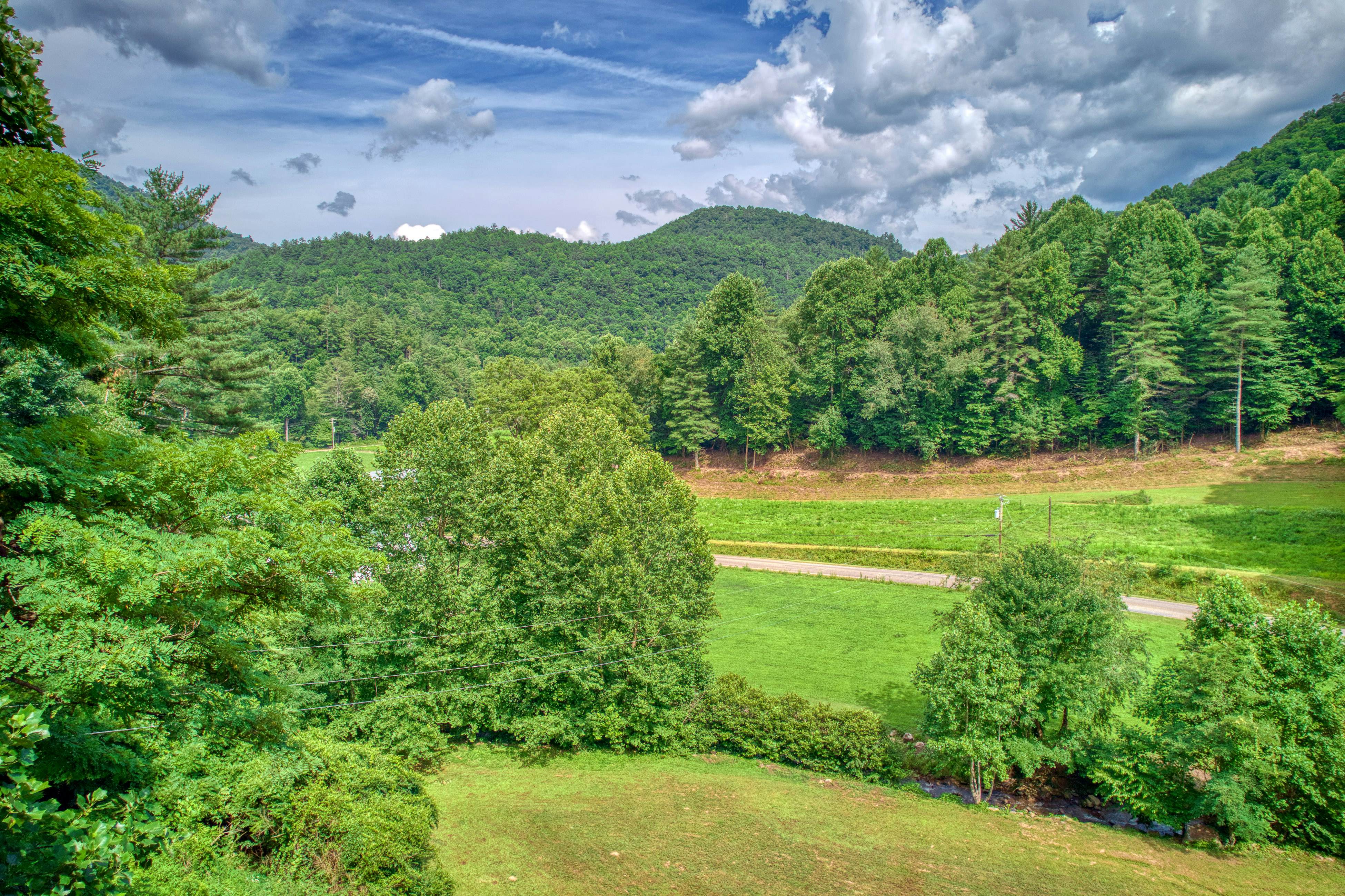 Chalet at Peek's Creek