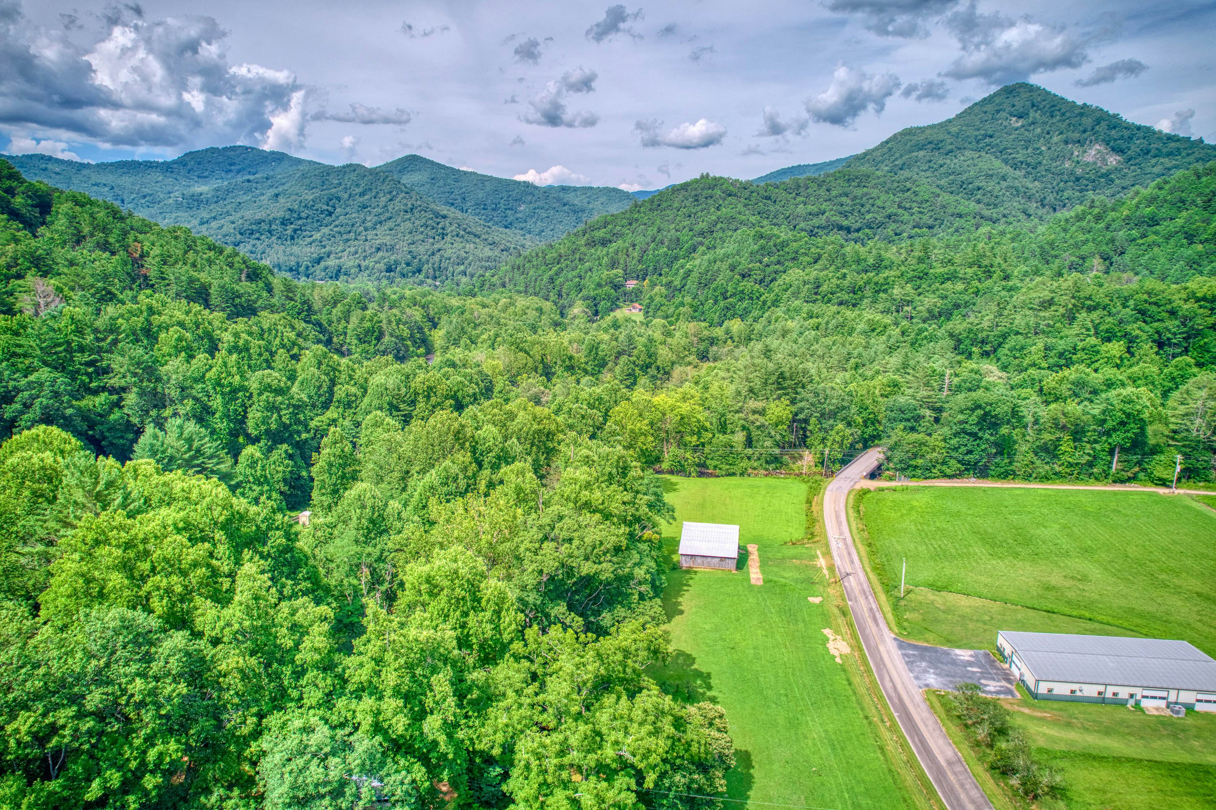 Chalet at Peek's Creek 2 BD Franklin, NC Vacation Rental Vacasa