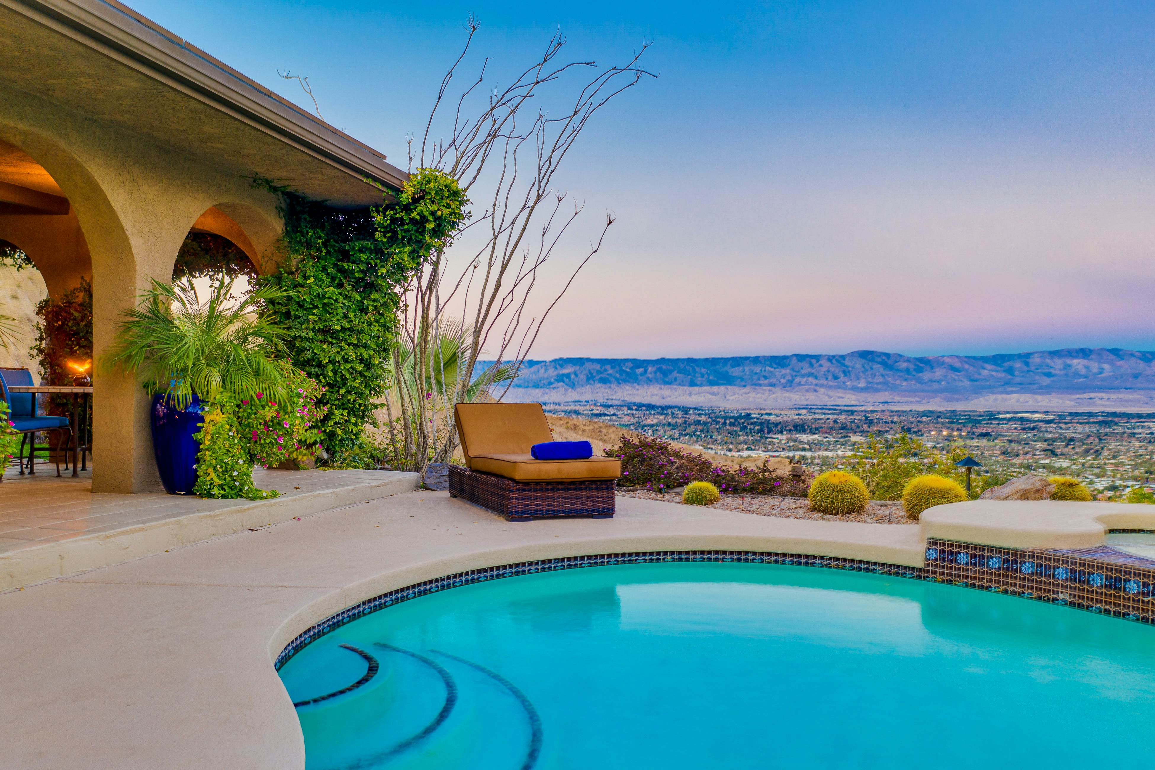 Cliff House - El Paseo Retreat 