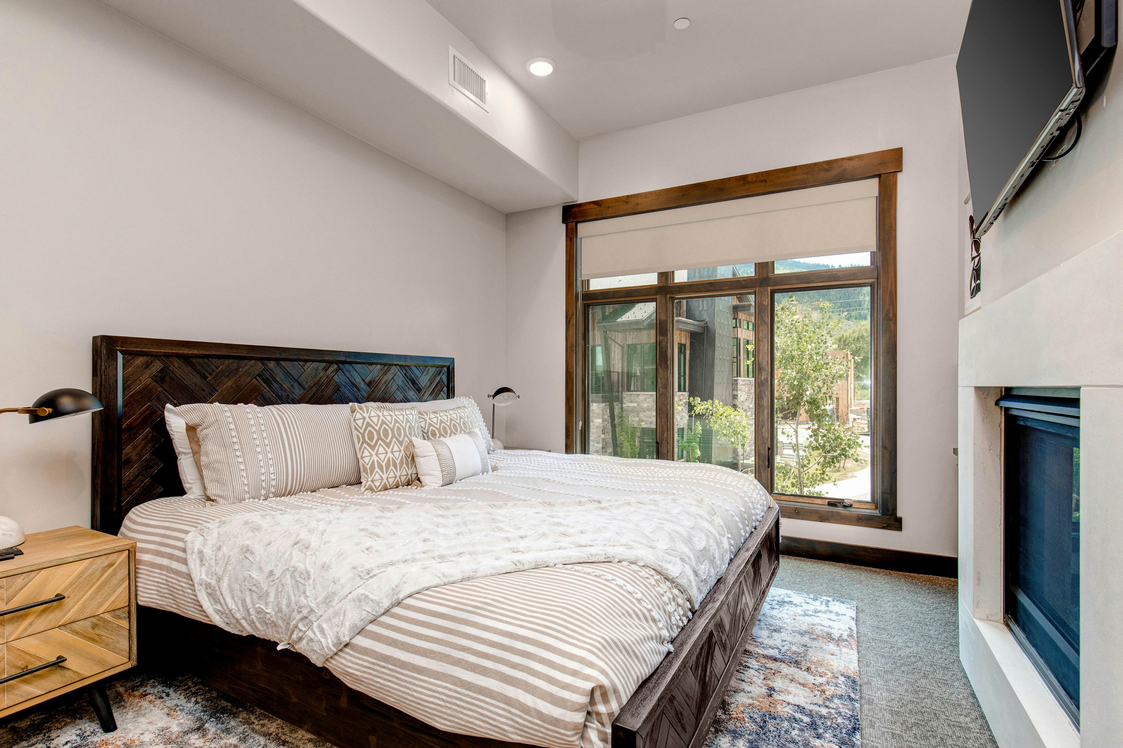 Blackstone Luxury  207