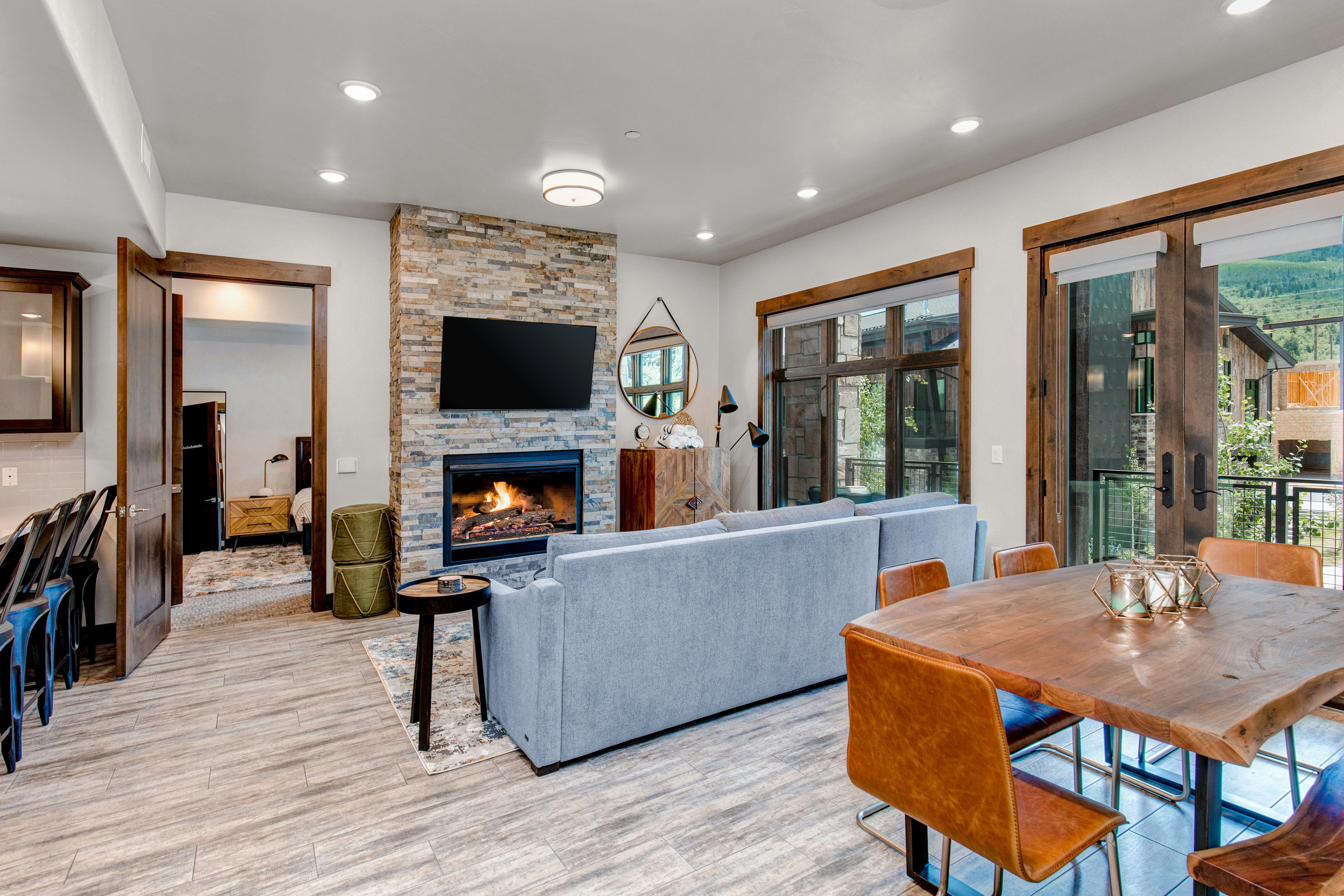 Blackstone Luxury  207