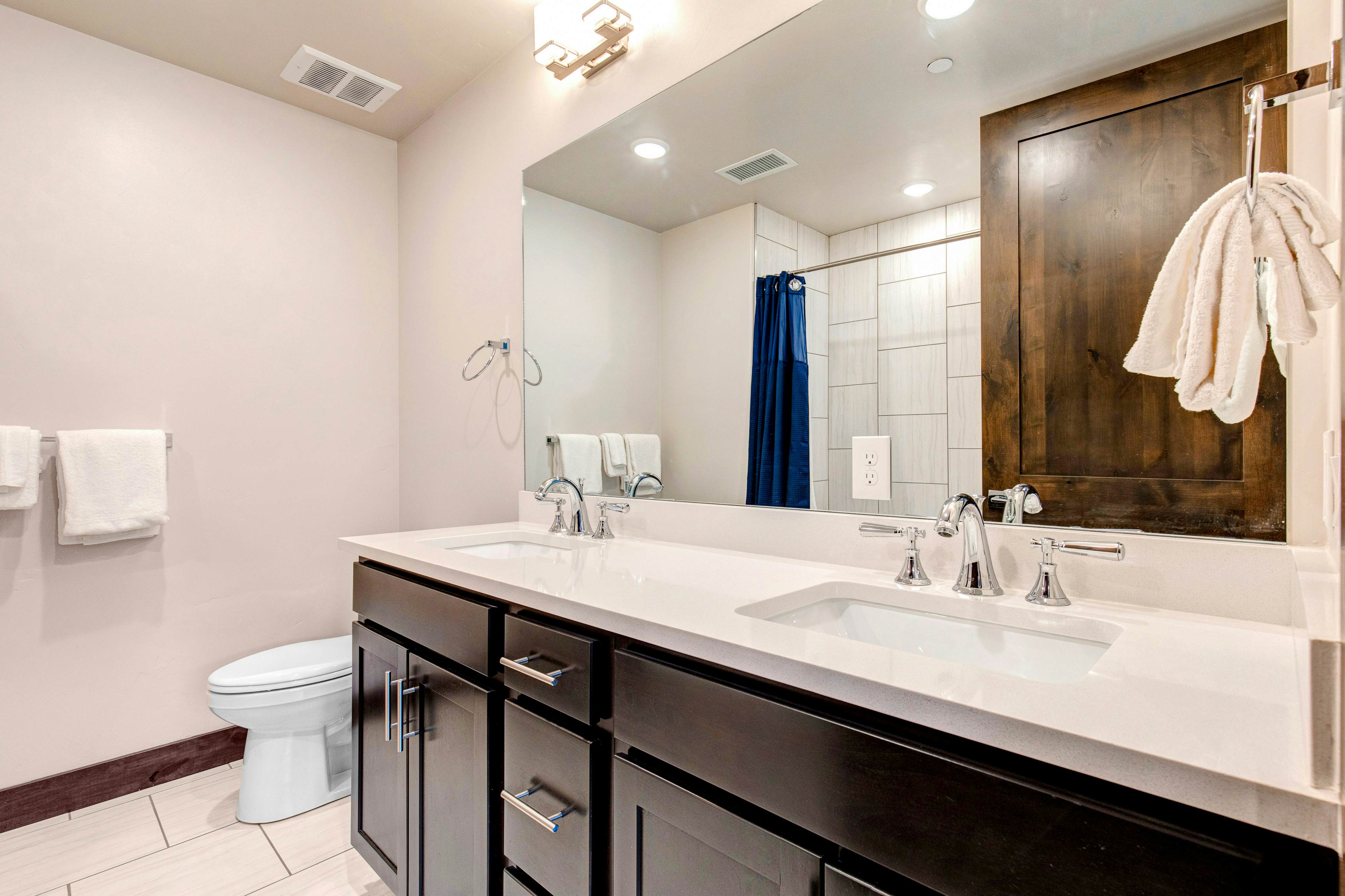 Blackstone Luxury  207