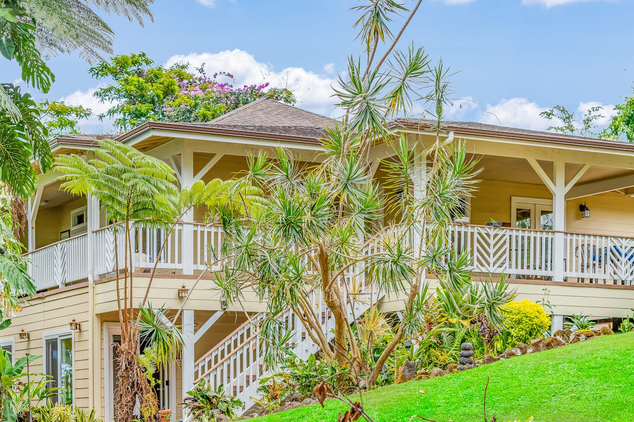 The Lilikoi Entire home 5 BD Holualoa, HI Vacation Rental Vacasa