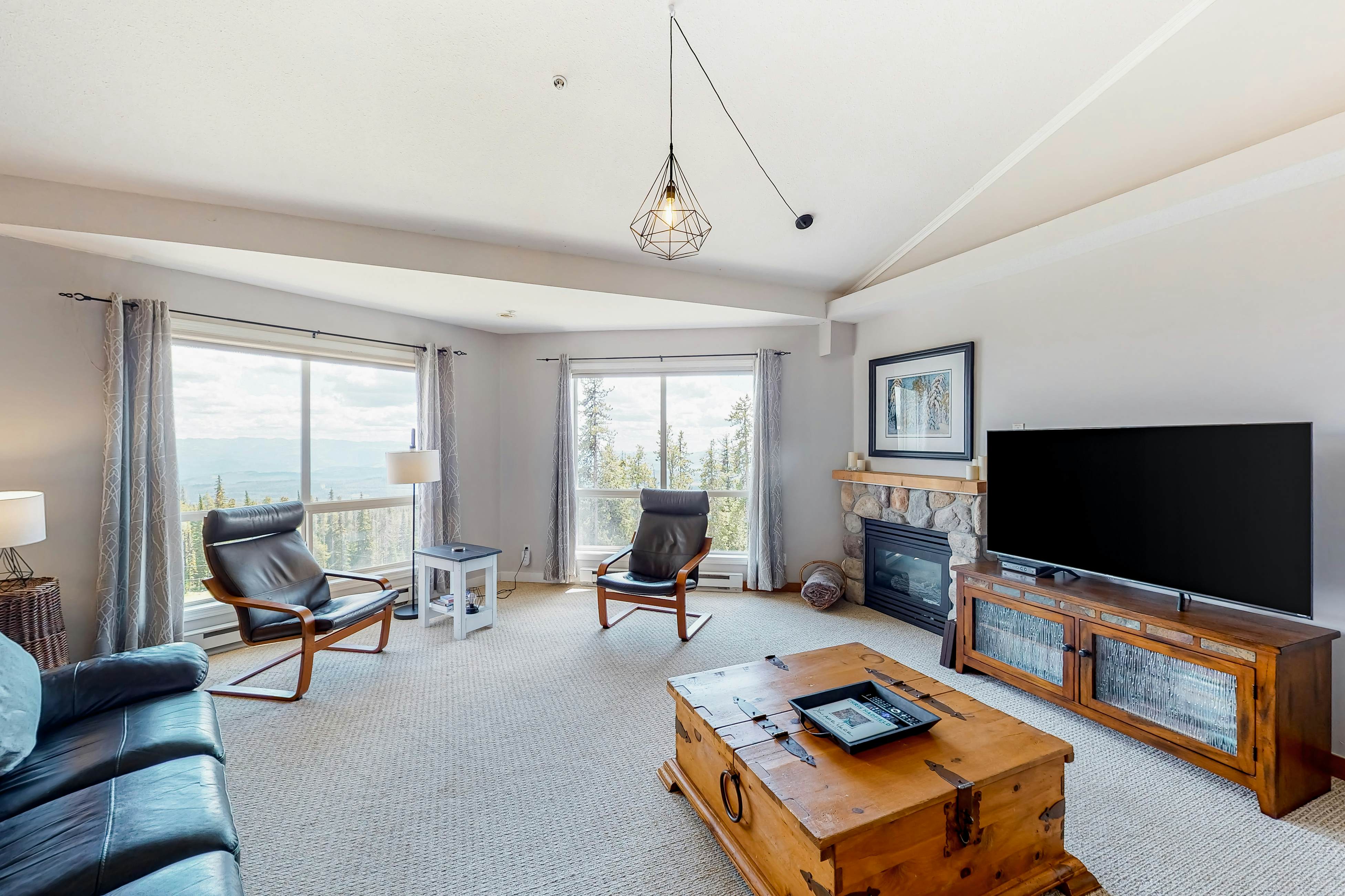 Hilltop Hideaway Condo - Legacy 401