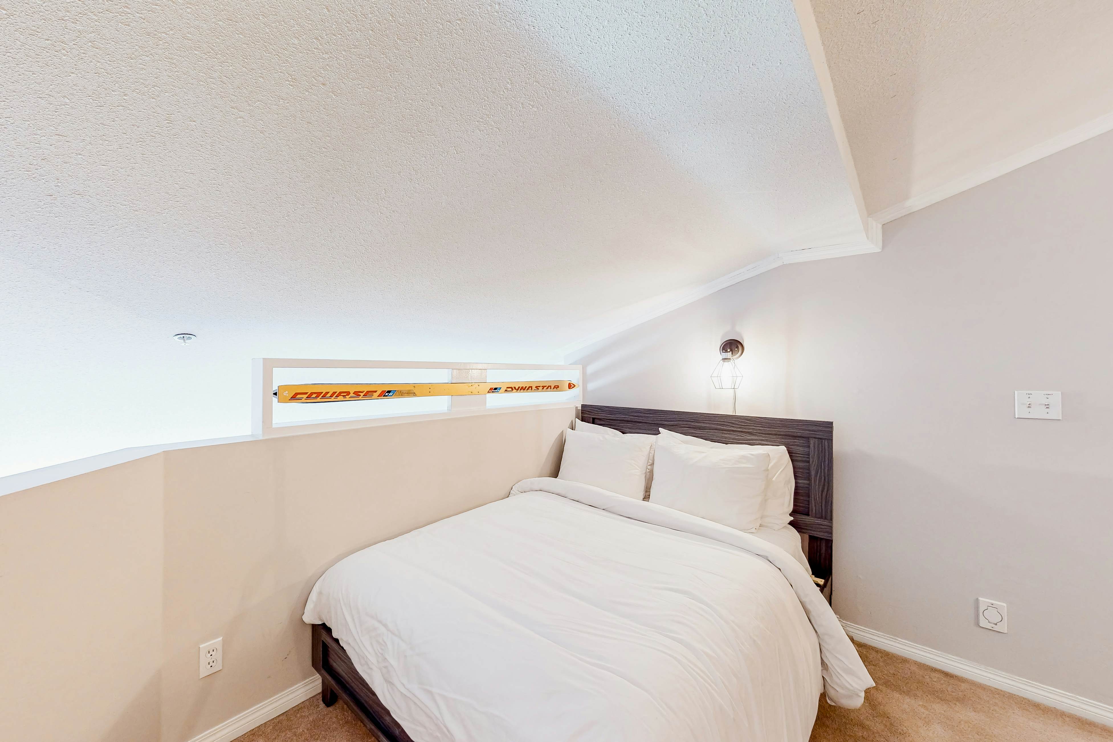 Hilltop Hideaway Condo - Legacy 401