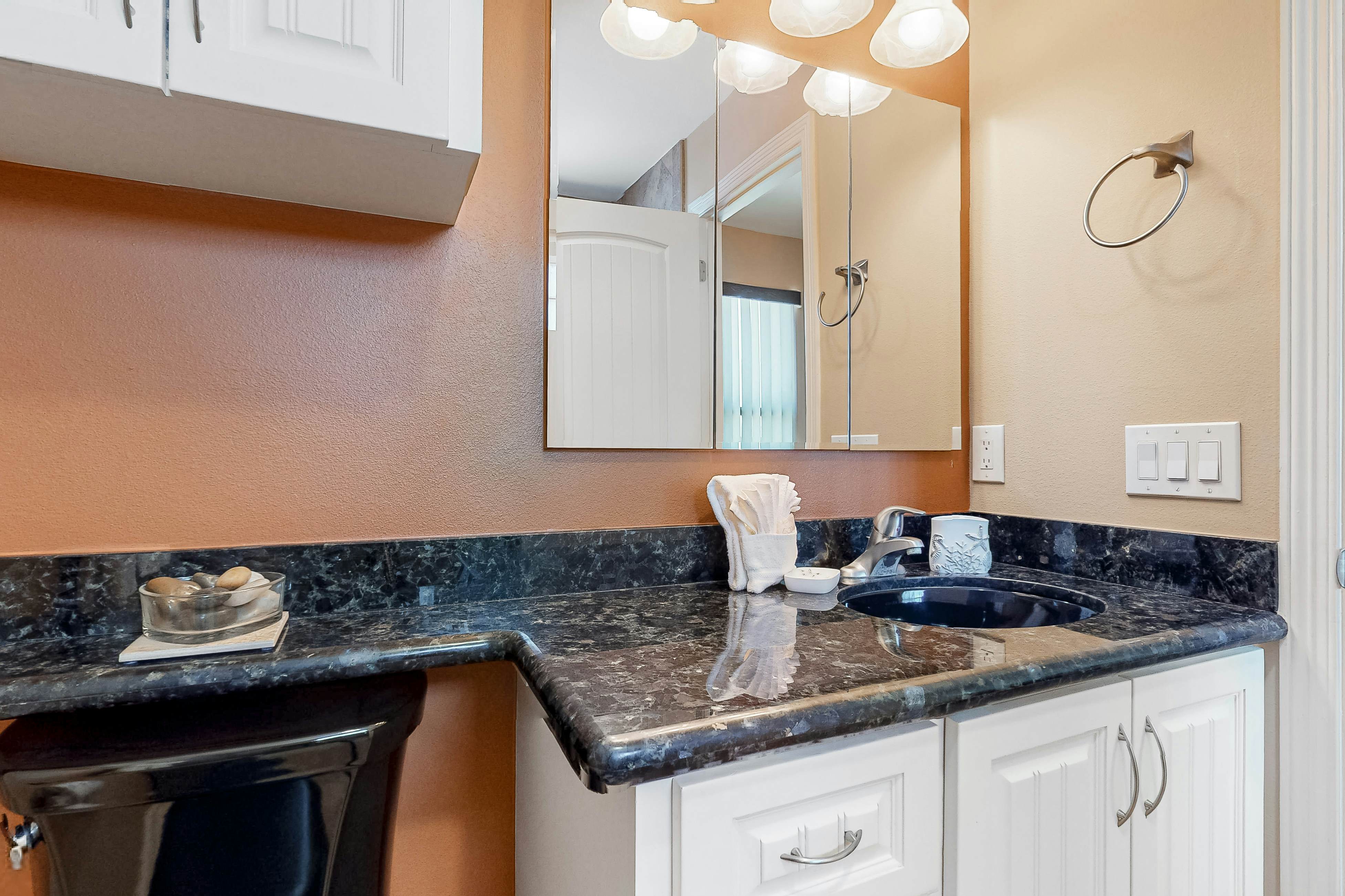 Long Island Village 502 W Clam