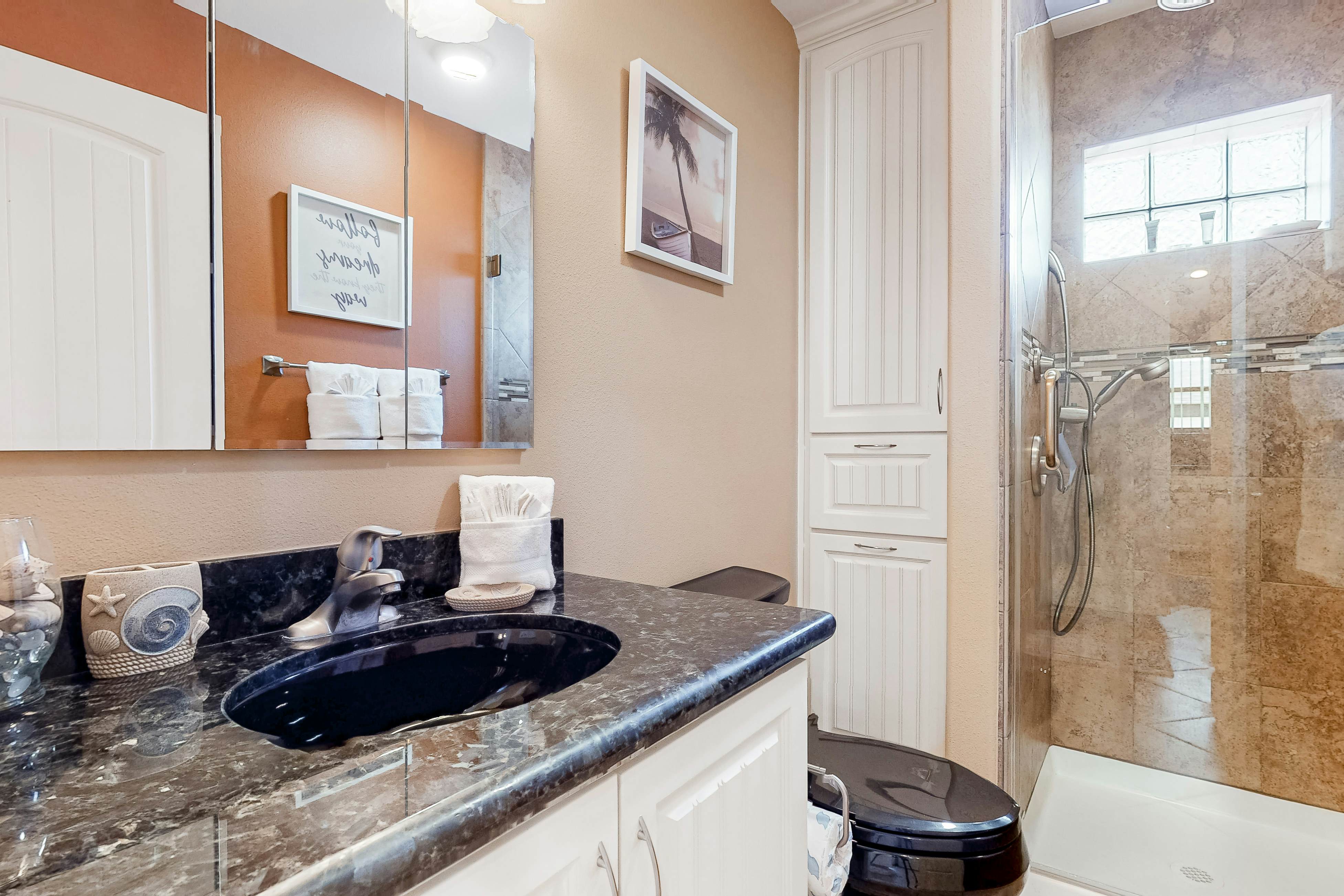 Long Island Village 502 W Clam