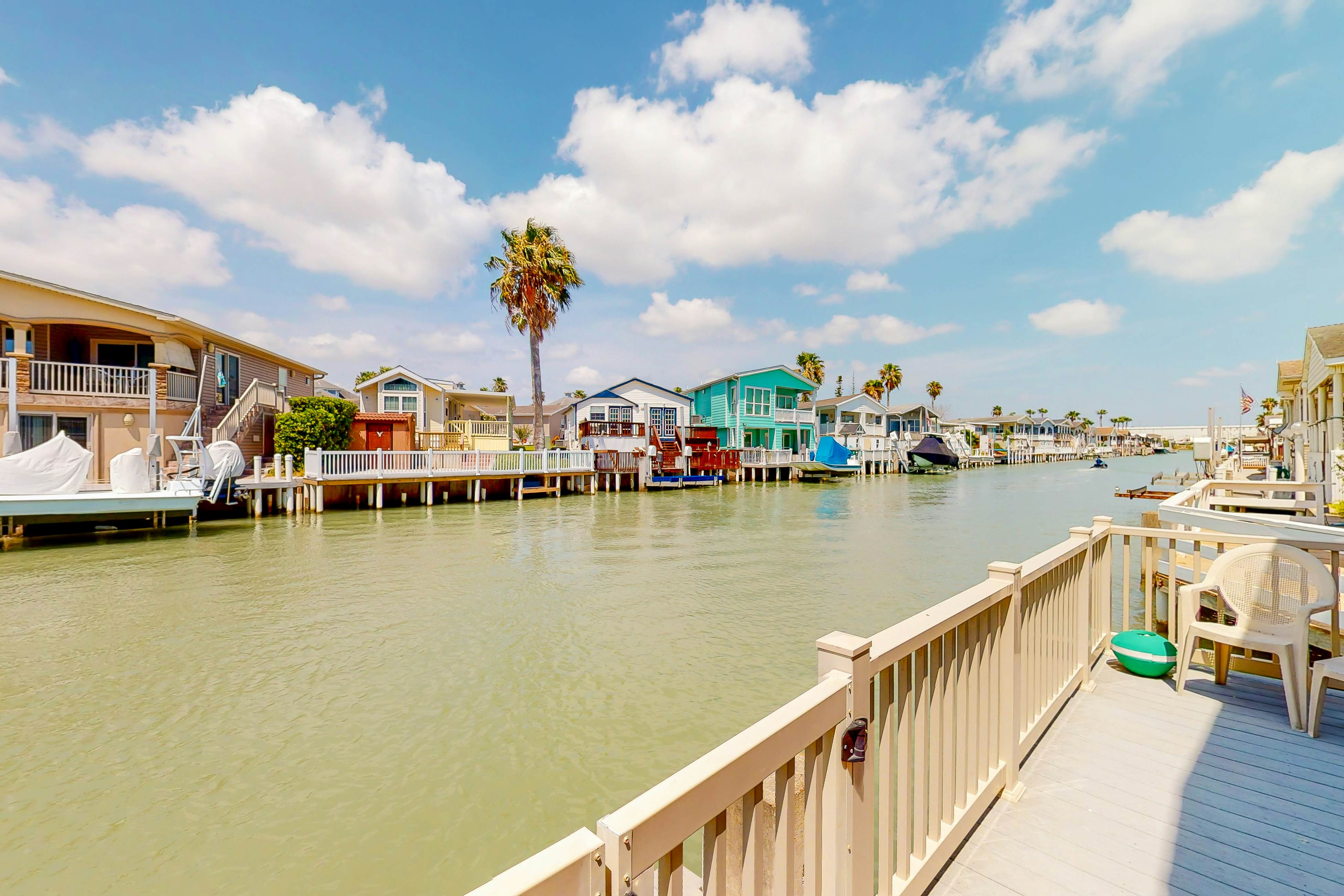 Long Island Village 502 W Clam