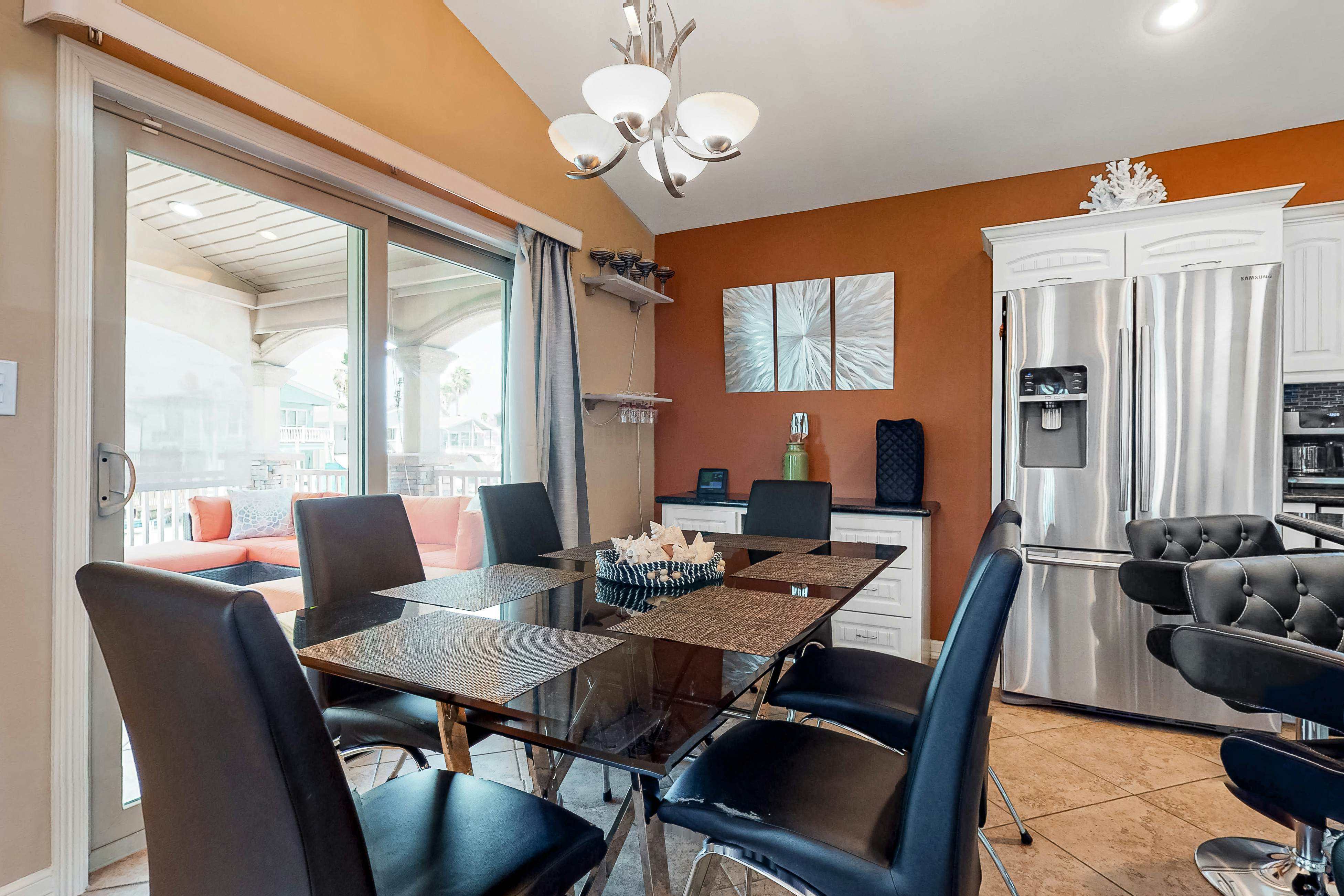 Long Island Village 502 W Clam