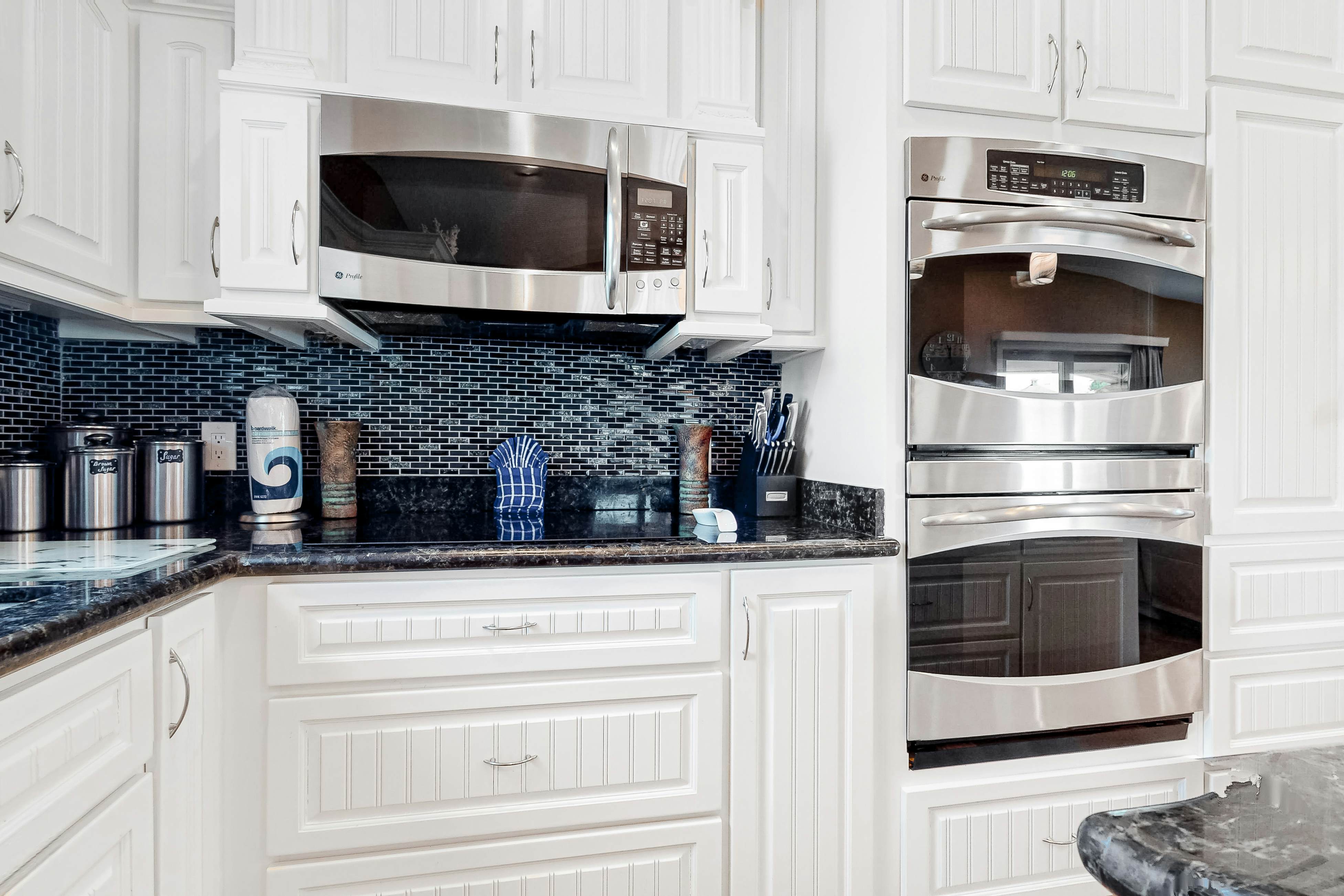 Long Island Village 502 W Clam