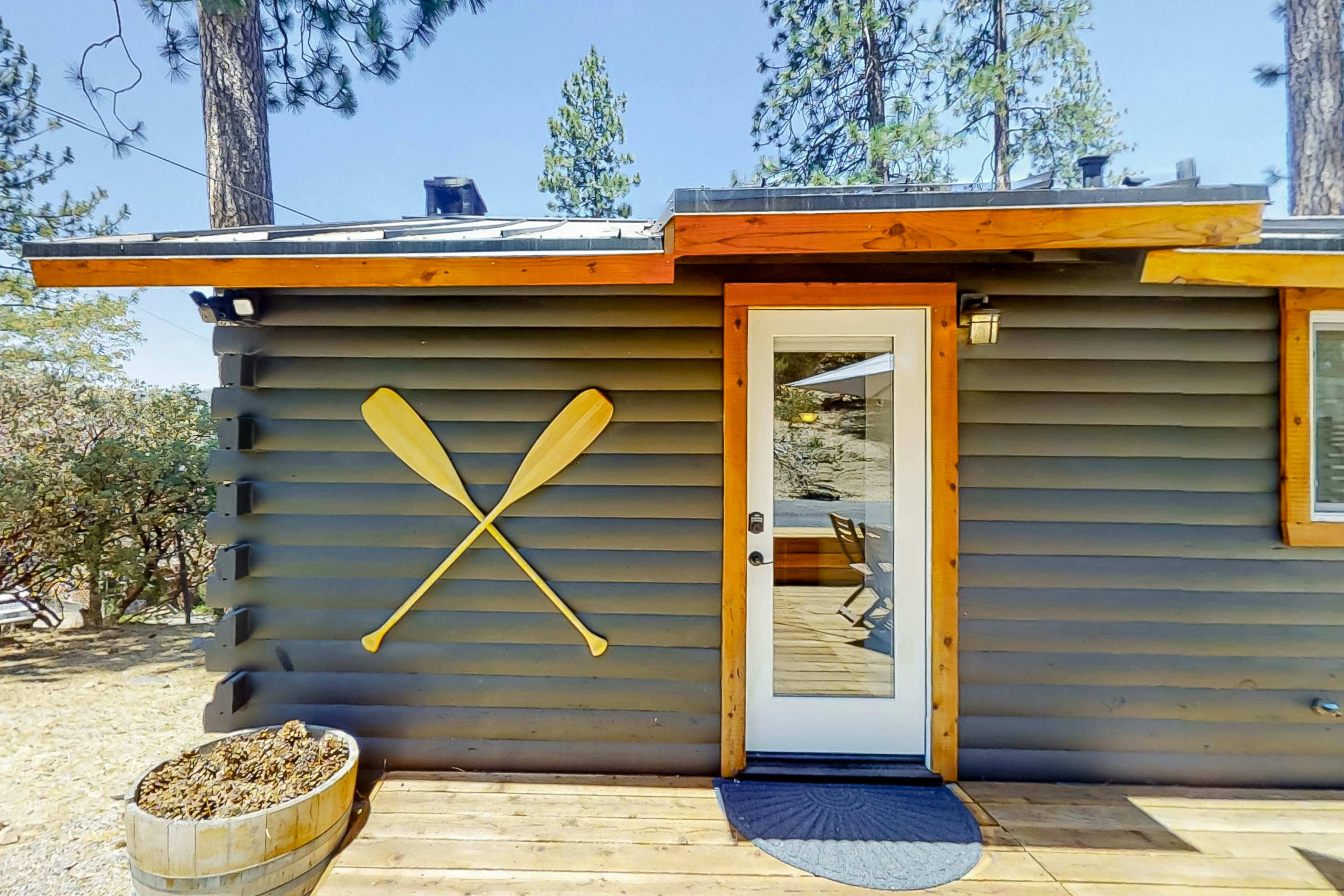 Sugar Pine Log Cabin 2 BD Oakhurst, CA Vacation Rental Vacasa