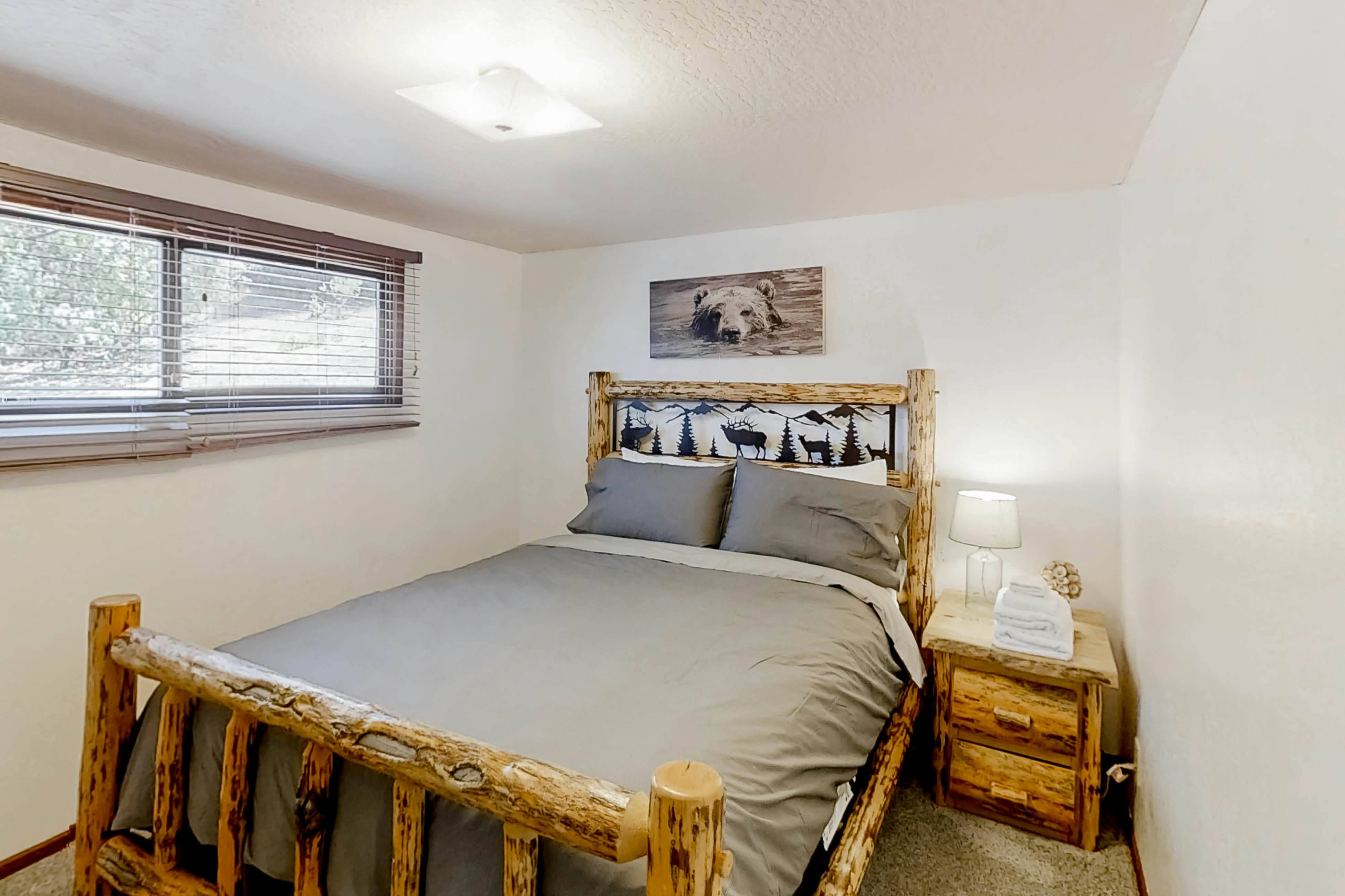 Sugar Pine Log Cabin 2 BD Oakhurst, CA Vacation Rental Vacasa