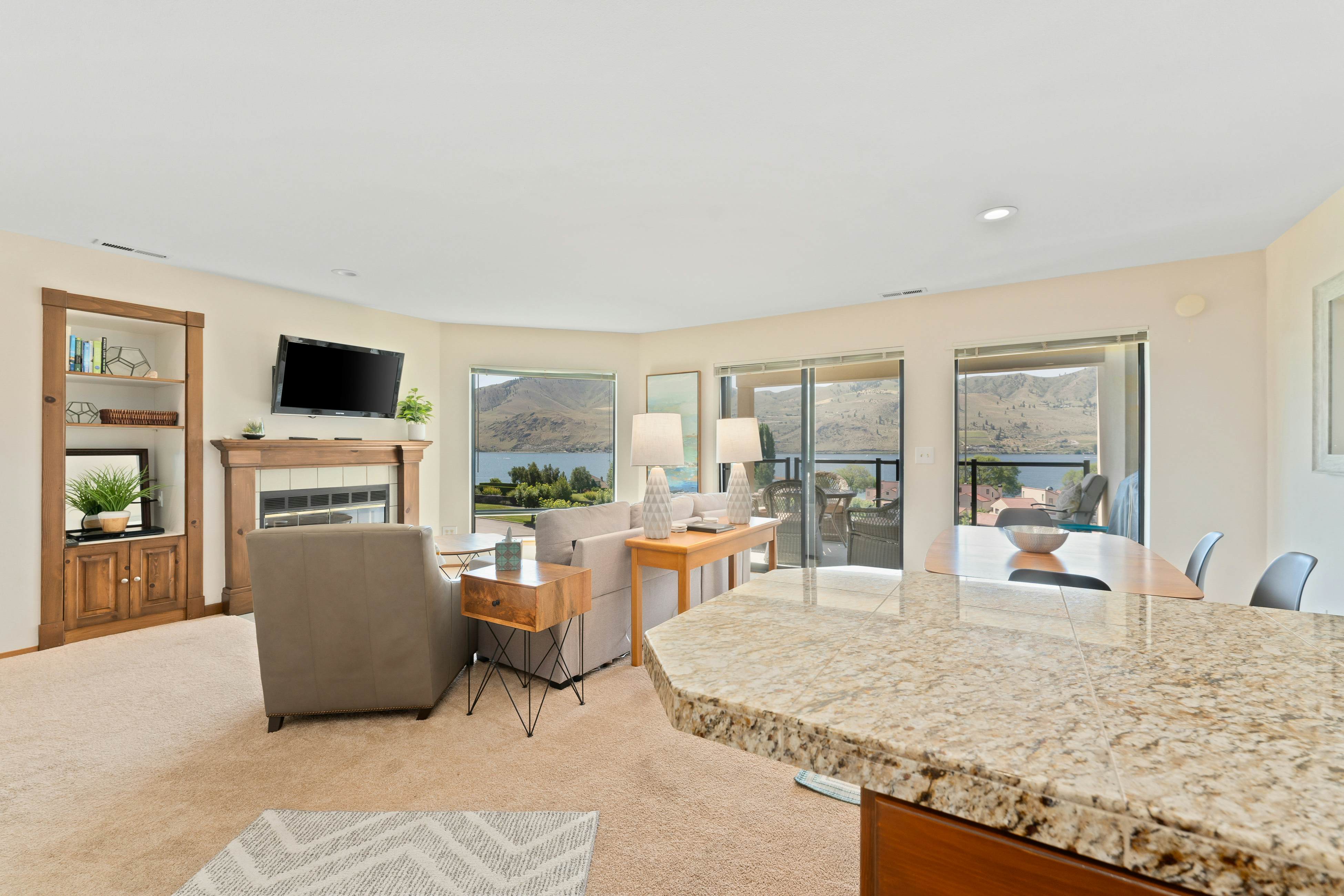 Lake Chelan Shores Lake Life (1810) 2 BD Chelan, WA Vacation