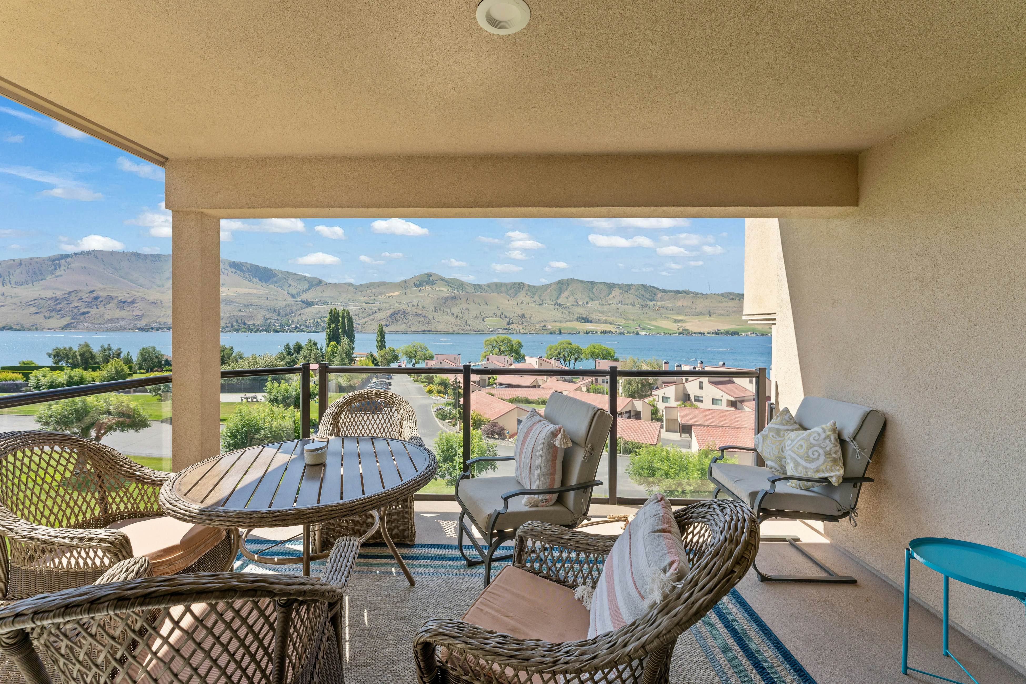 Lake Chelan Shores Lake Life (1810) 2 BD Chelan, WA Vacation