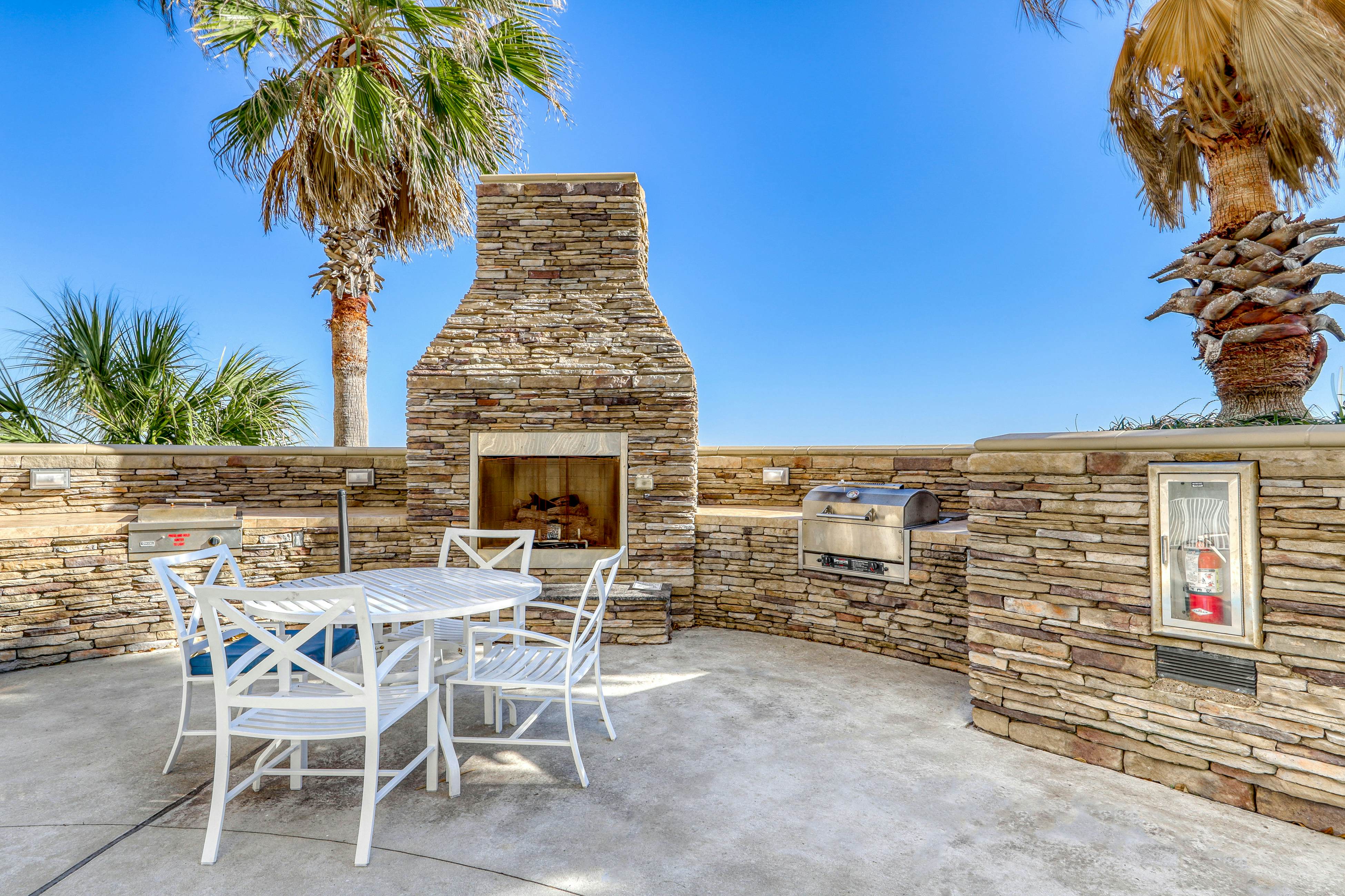 Escapes to the Shores 204