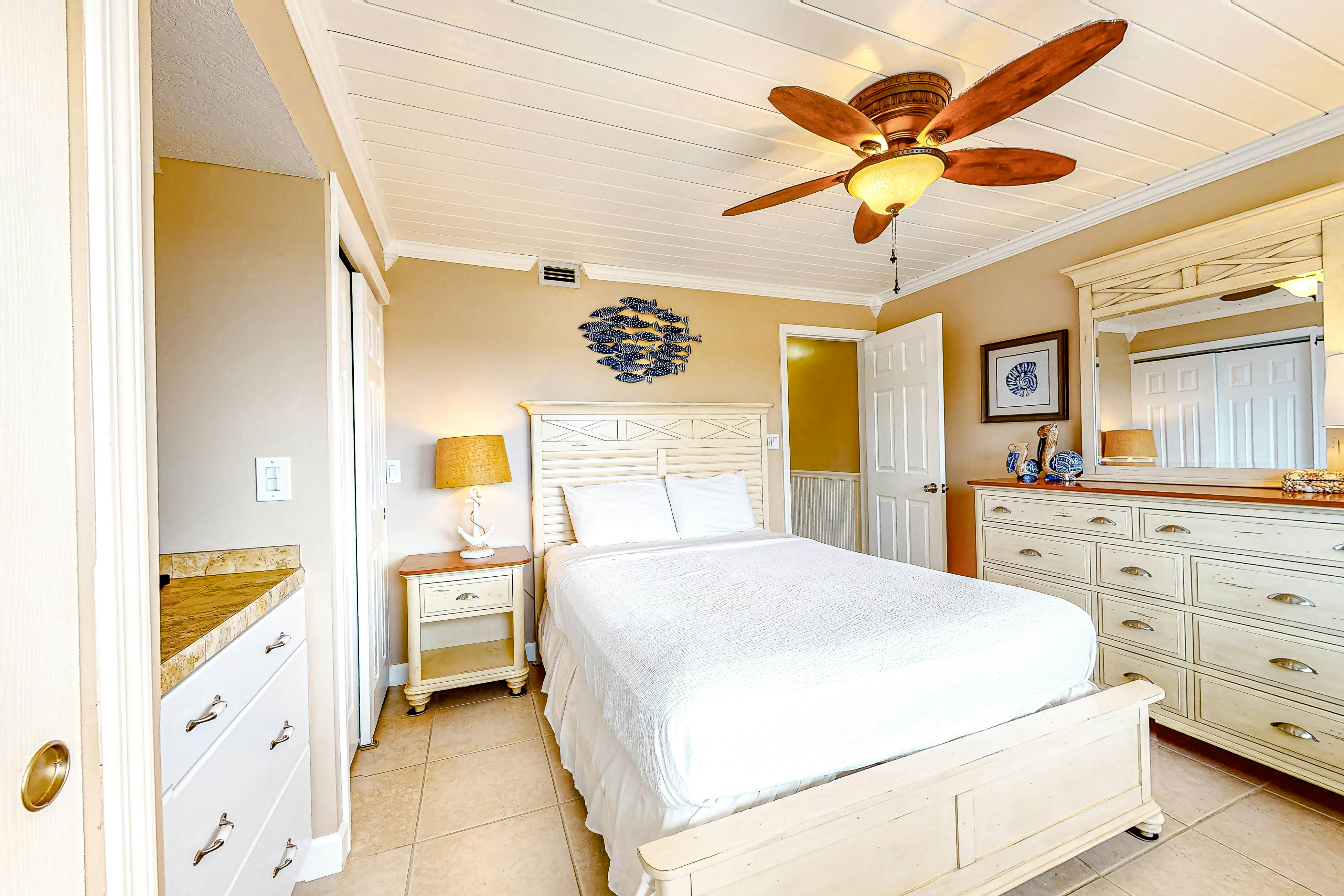 Pinnacle Port Penthouse 28