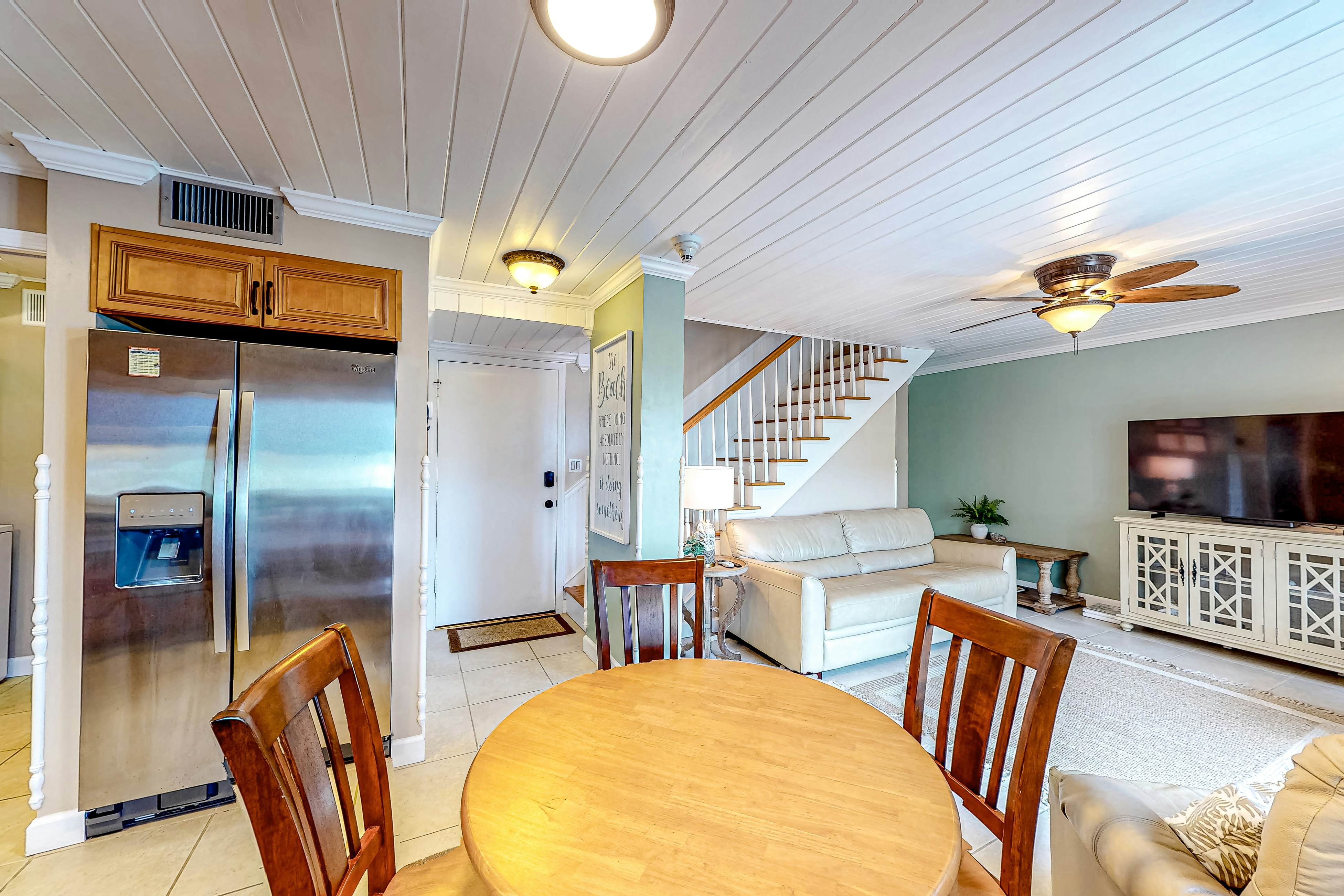 Pinnacle Port Penthouse 28