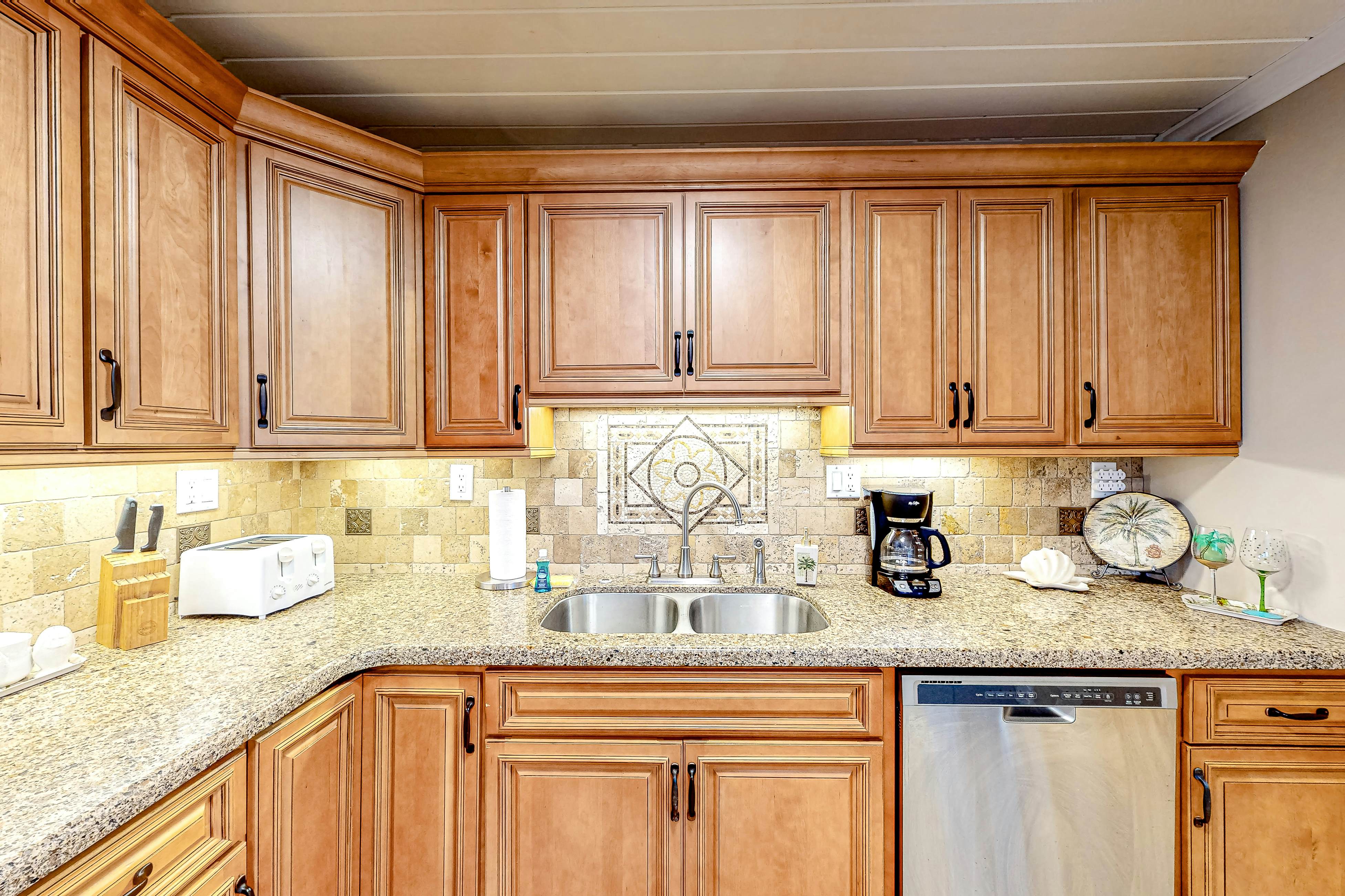 Pinnacle Port Penthouse 28