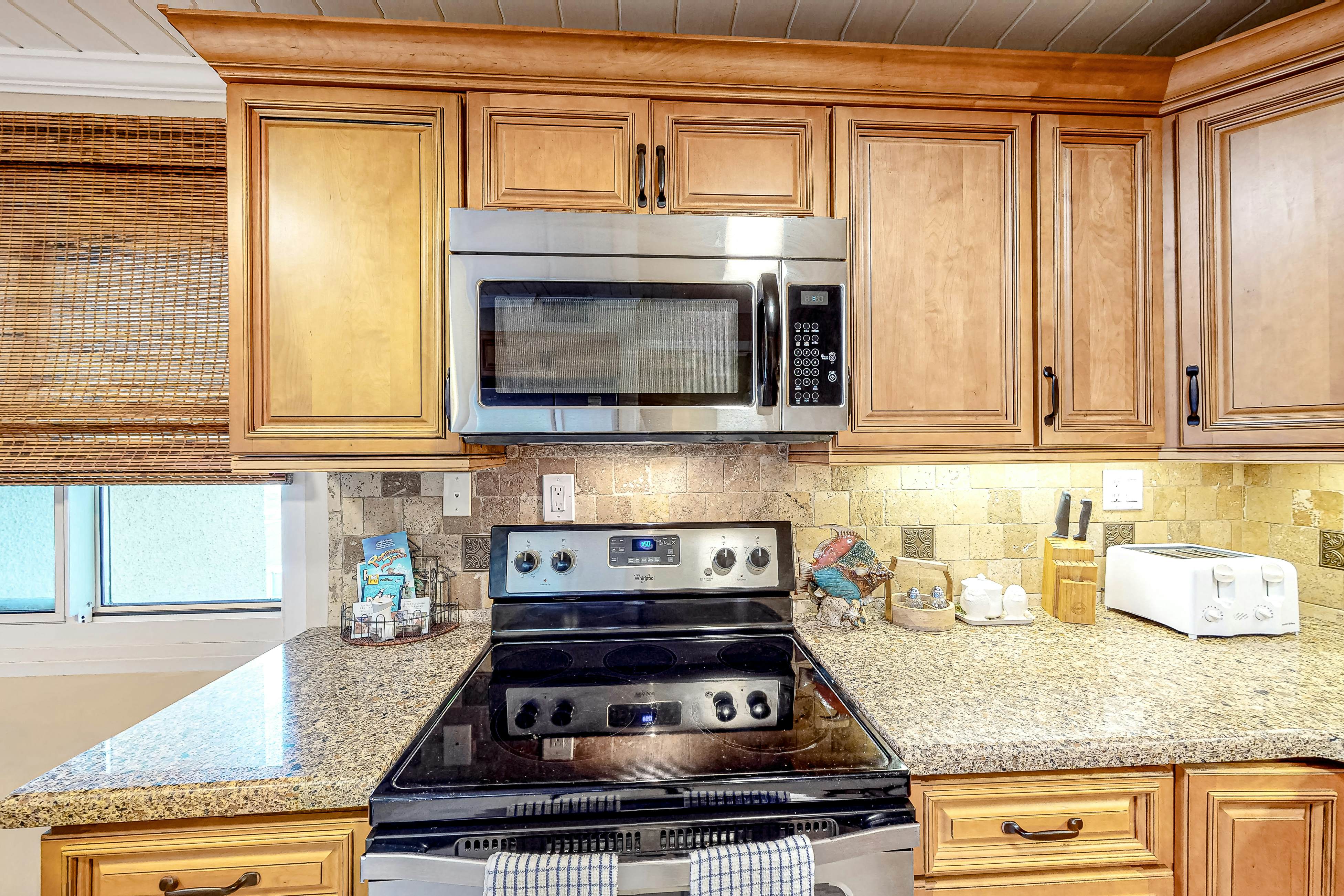 Pinnacle Port Penthouse 28