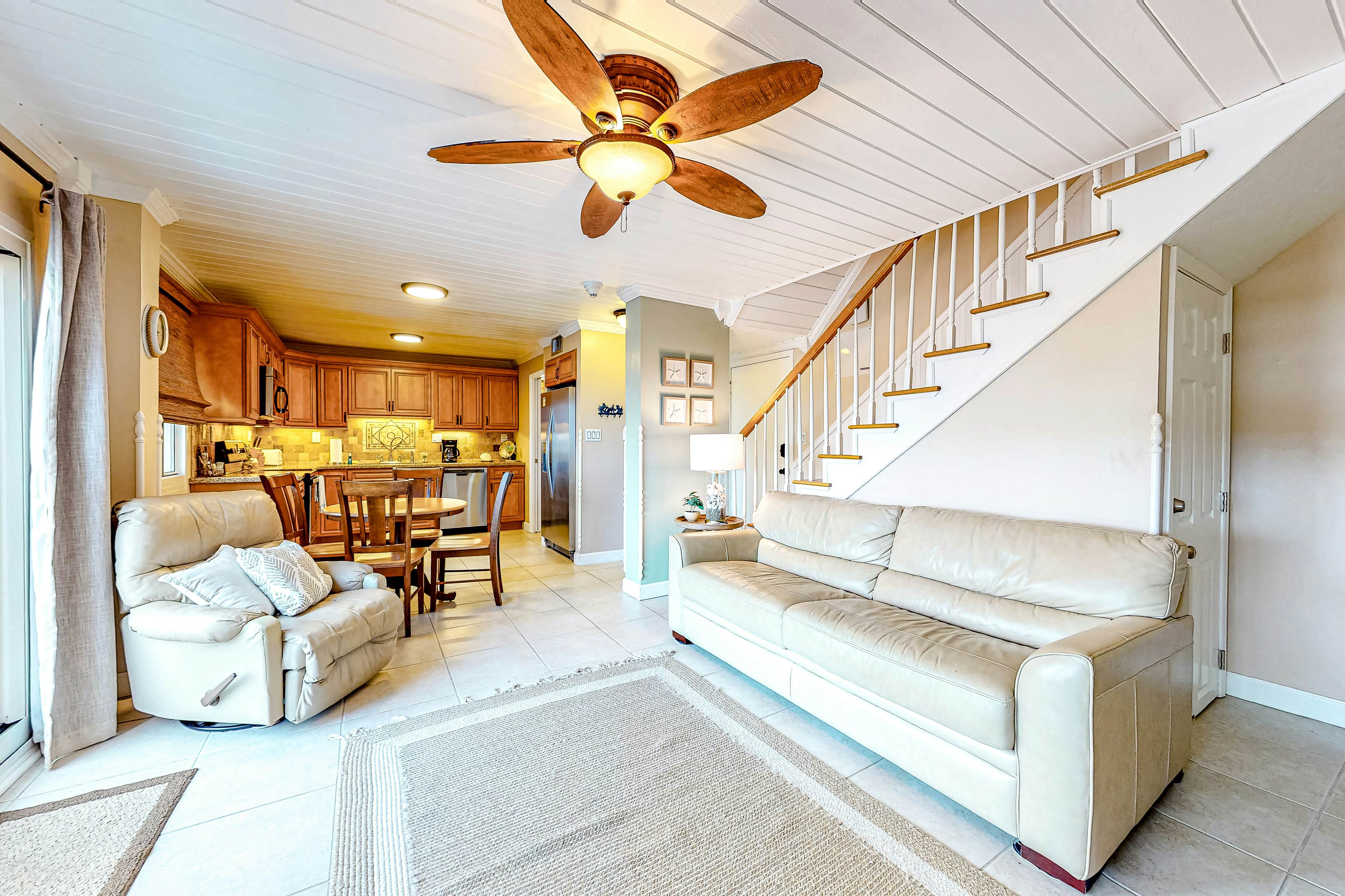 Pinnacle Port Penthouse 28