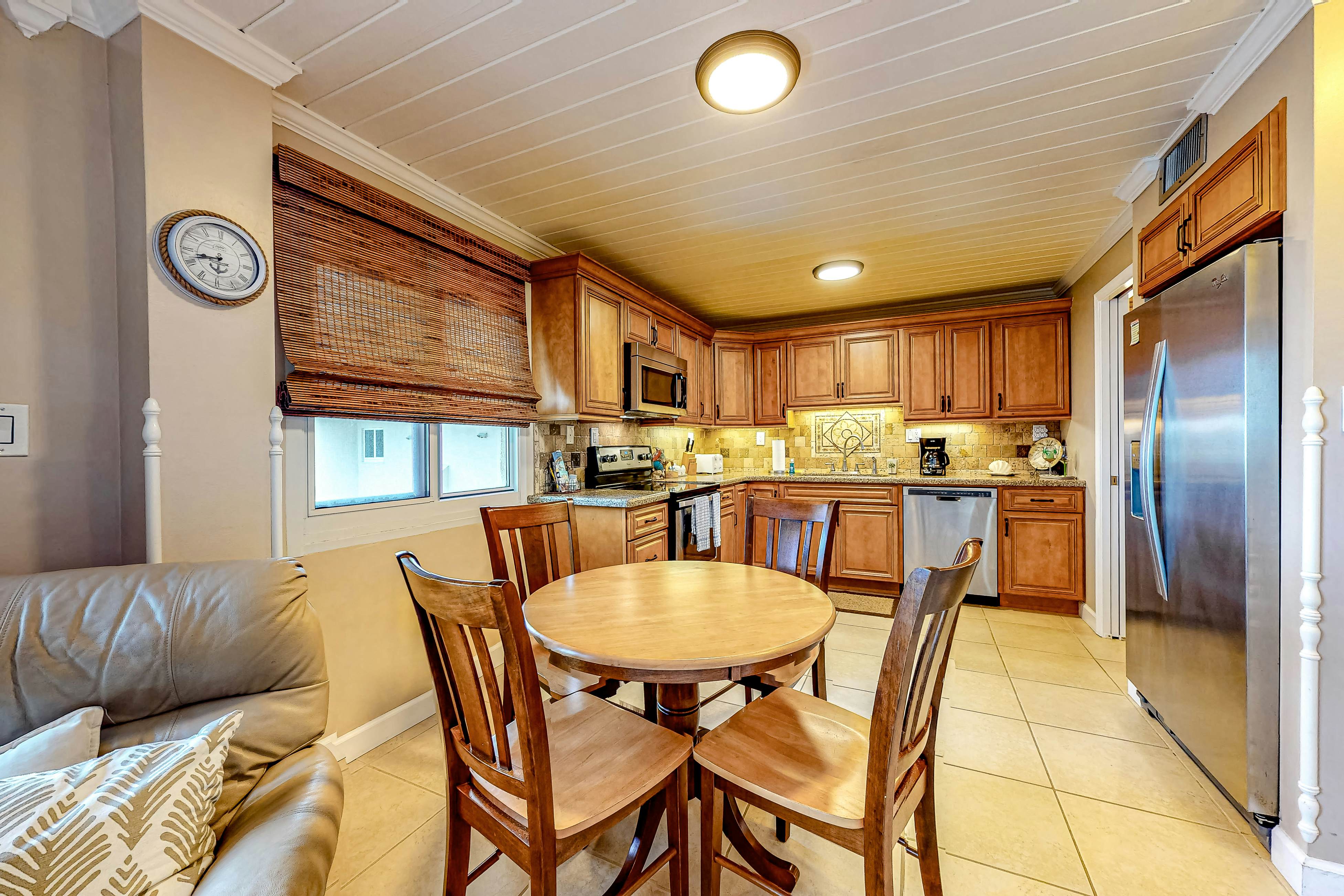 Pinnacle Port Penthouse 28