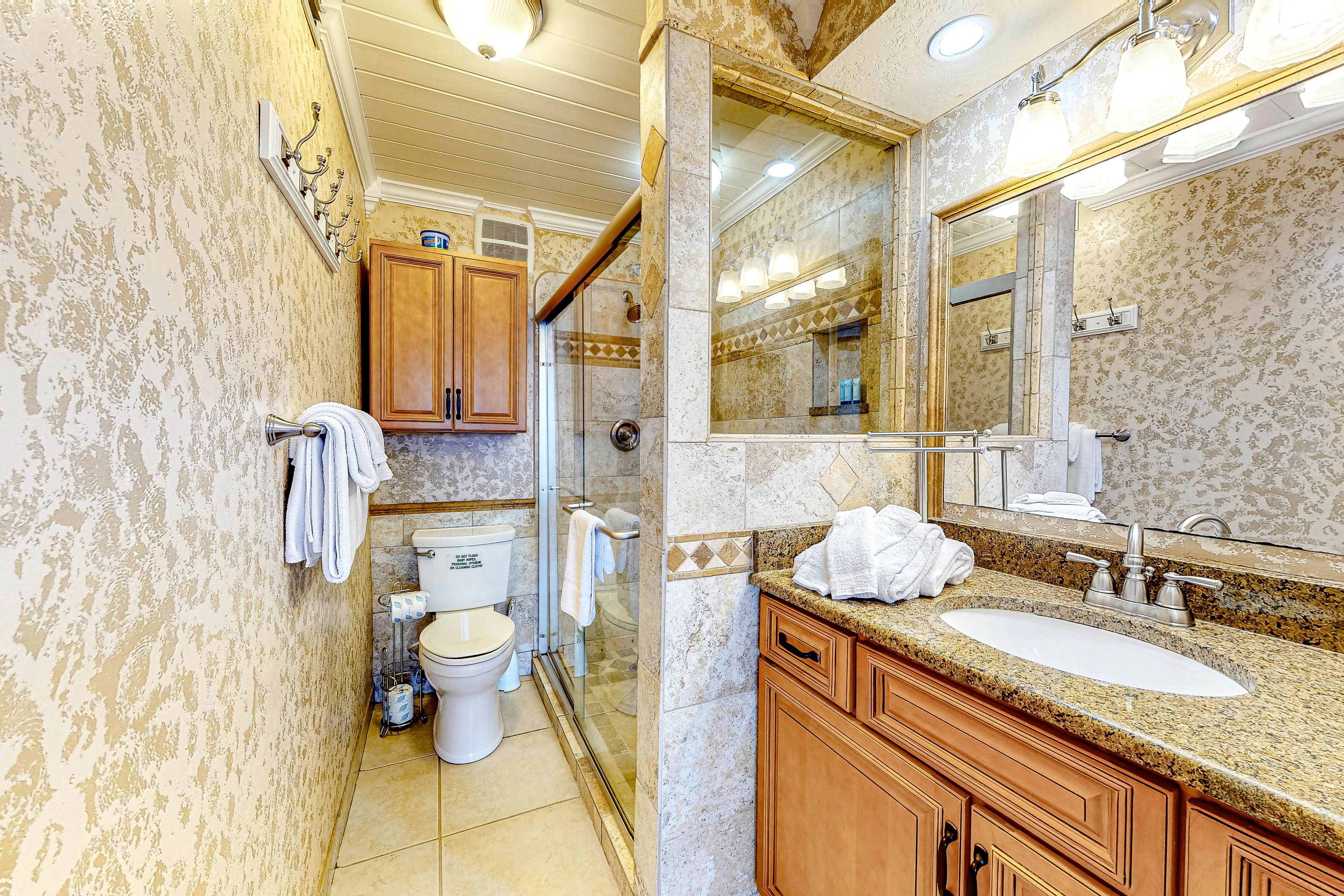 Pinnacle Port Penthouse 28