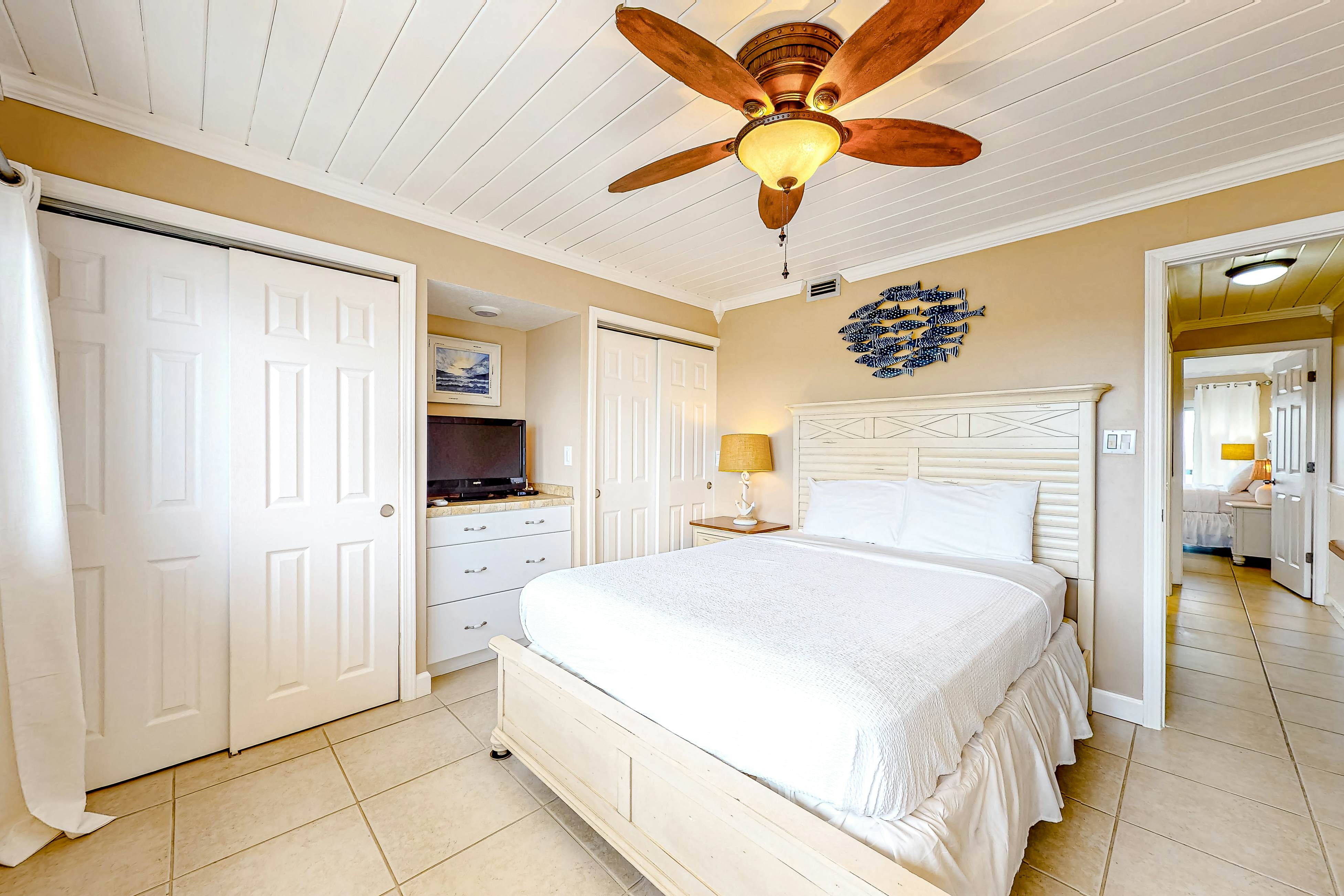 Pinnacle Port Penthouse 28