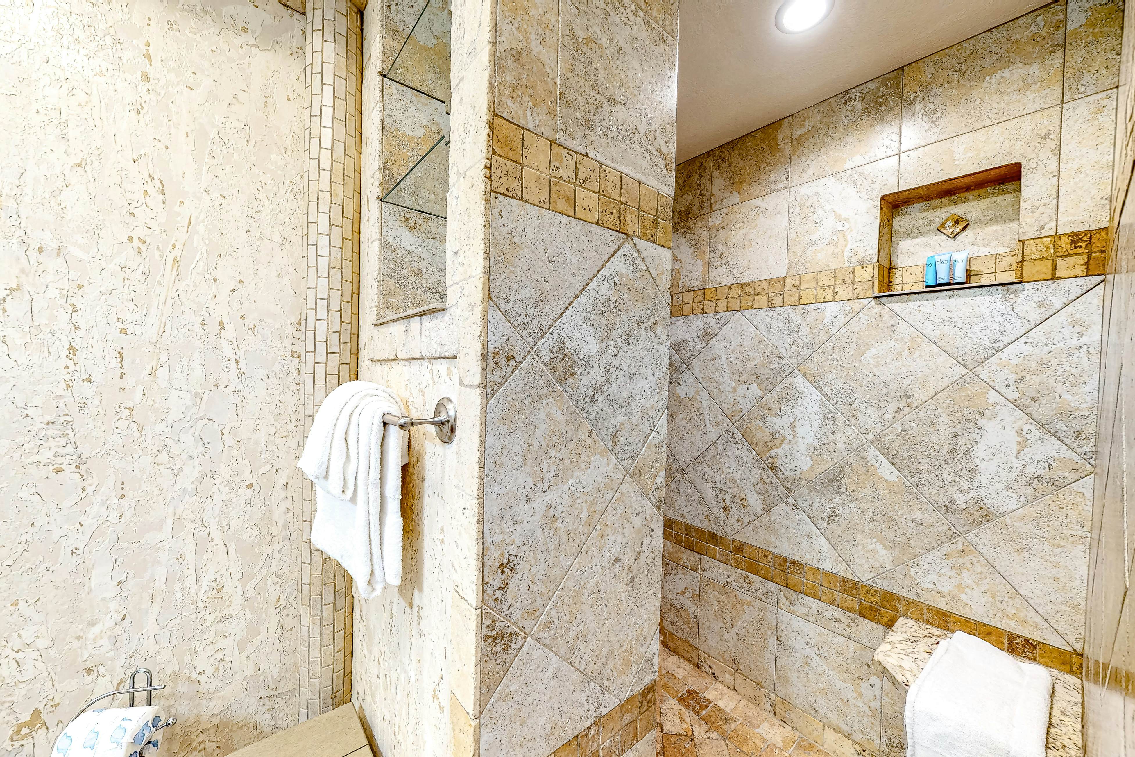 Pinnacle Port Penthouse 28