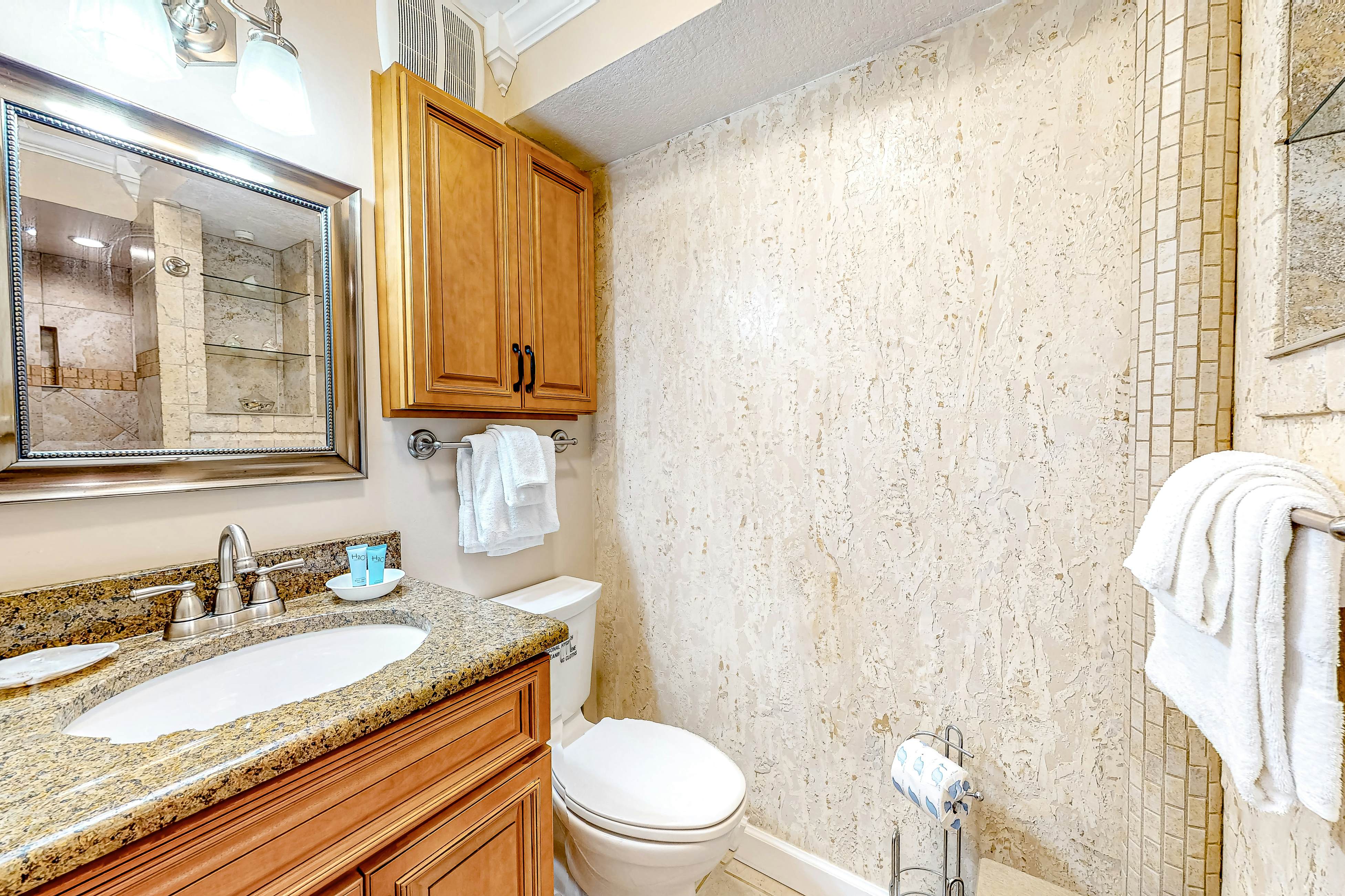 Pinnacle Port Penthouse 28