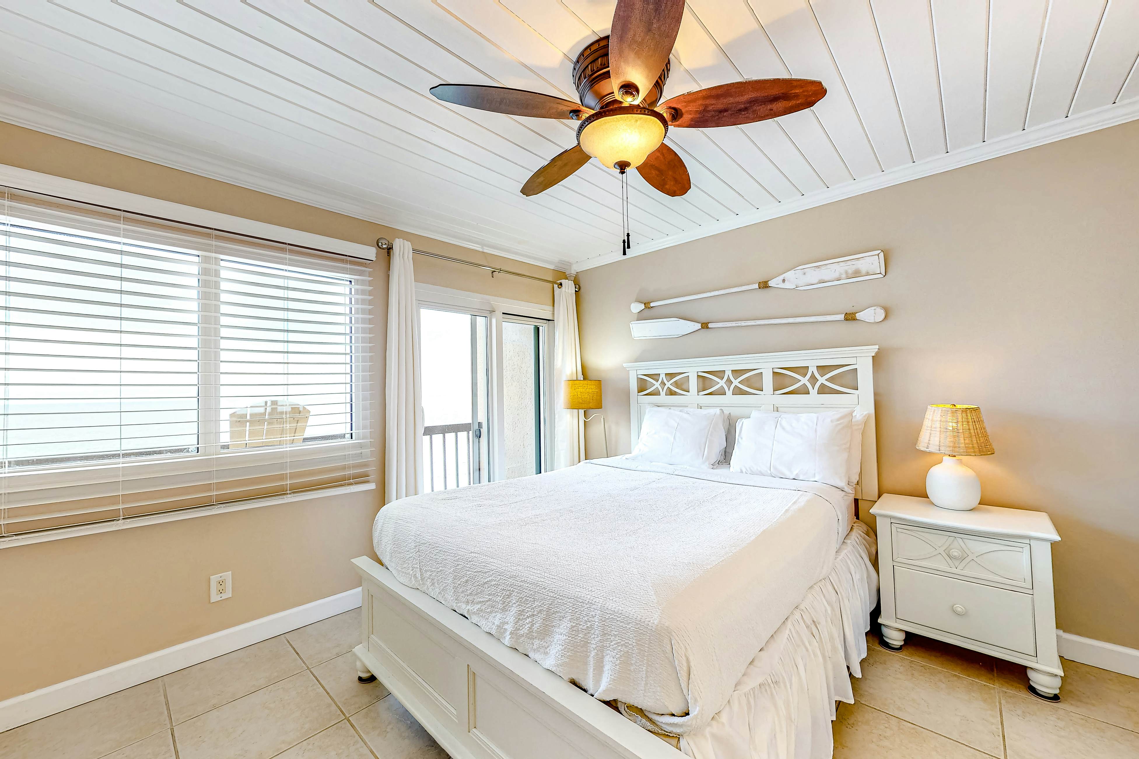 Pinnacle Port Penthouse 28