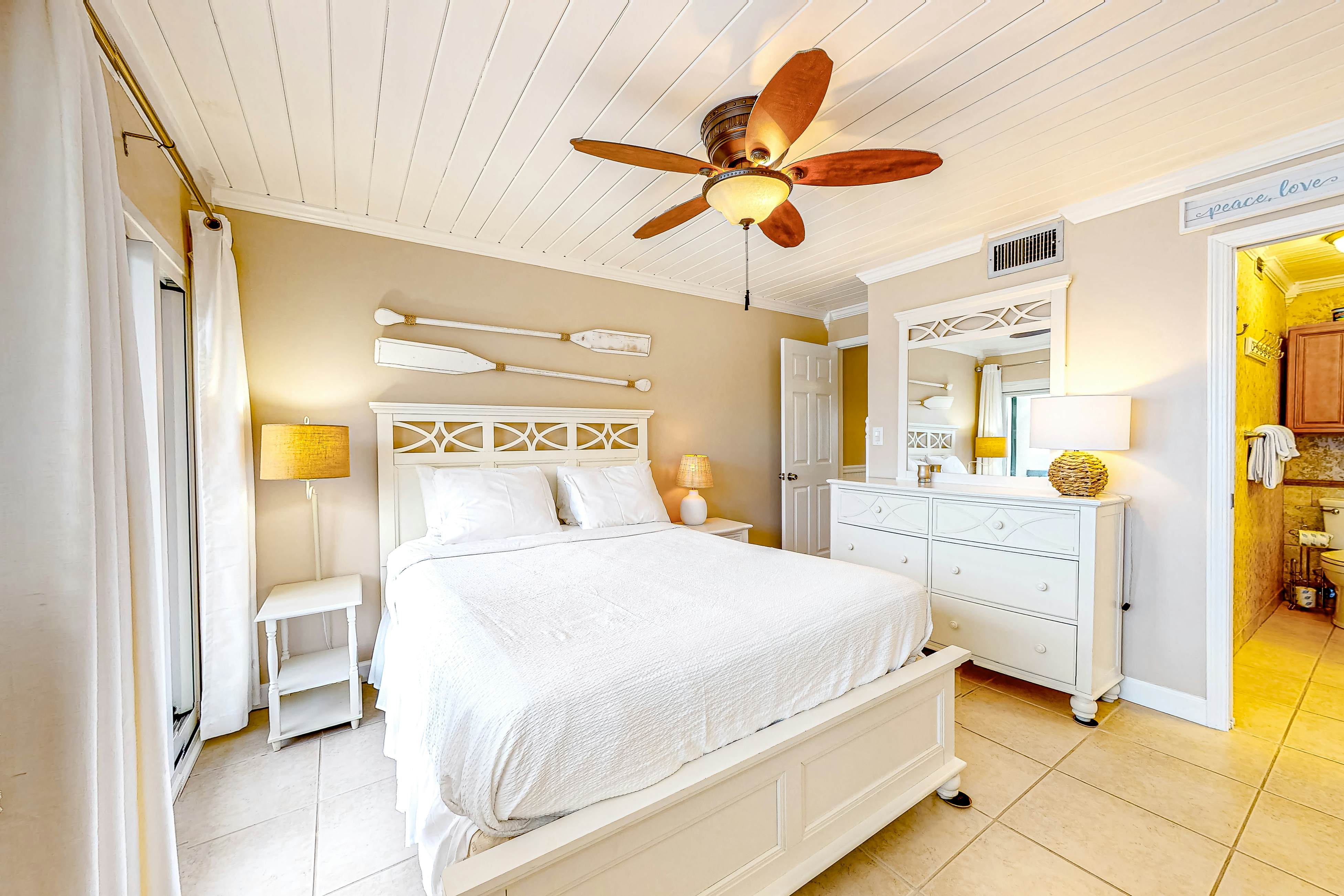 Pinnacle Port Penthouse 28