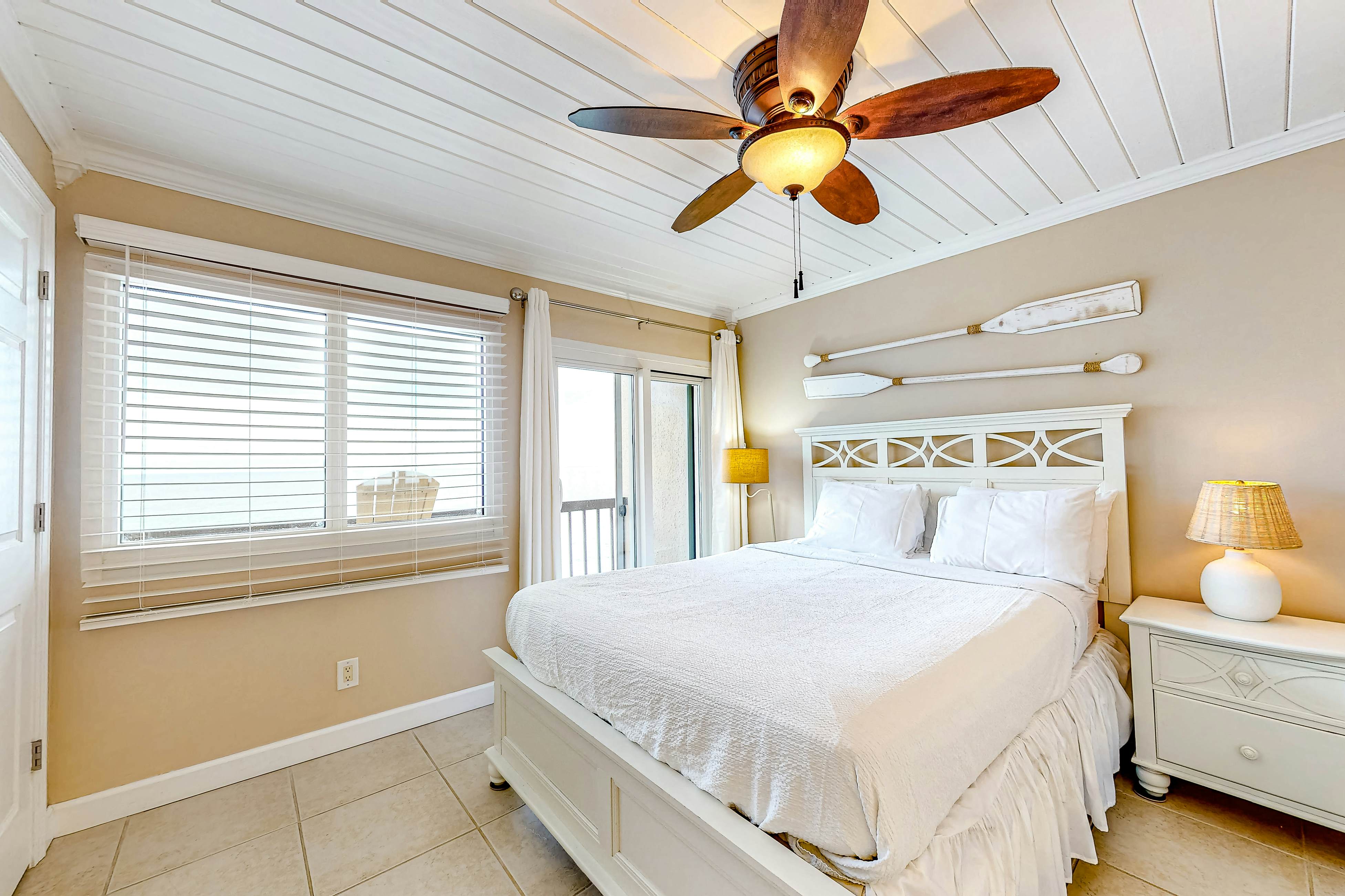 Pinnacle Port Penthouse 28