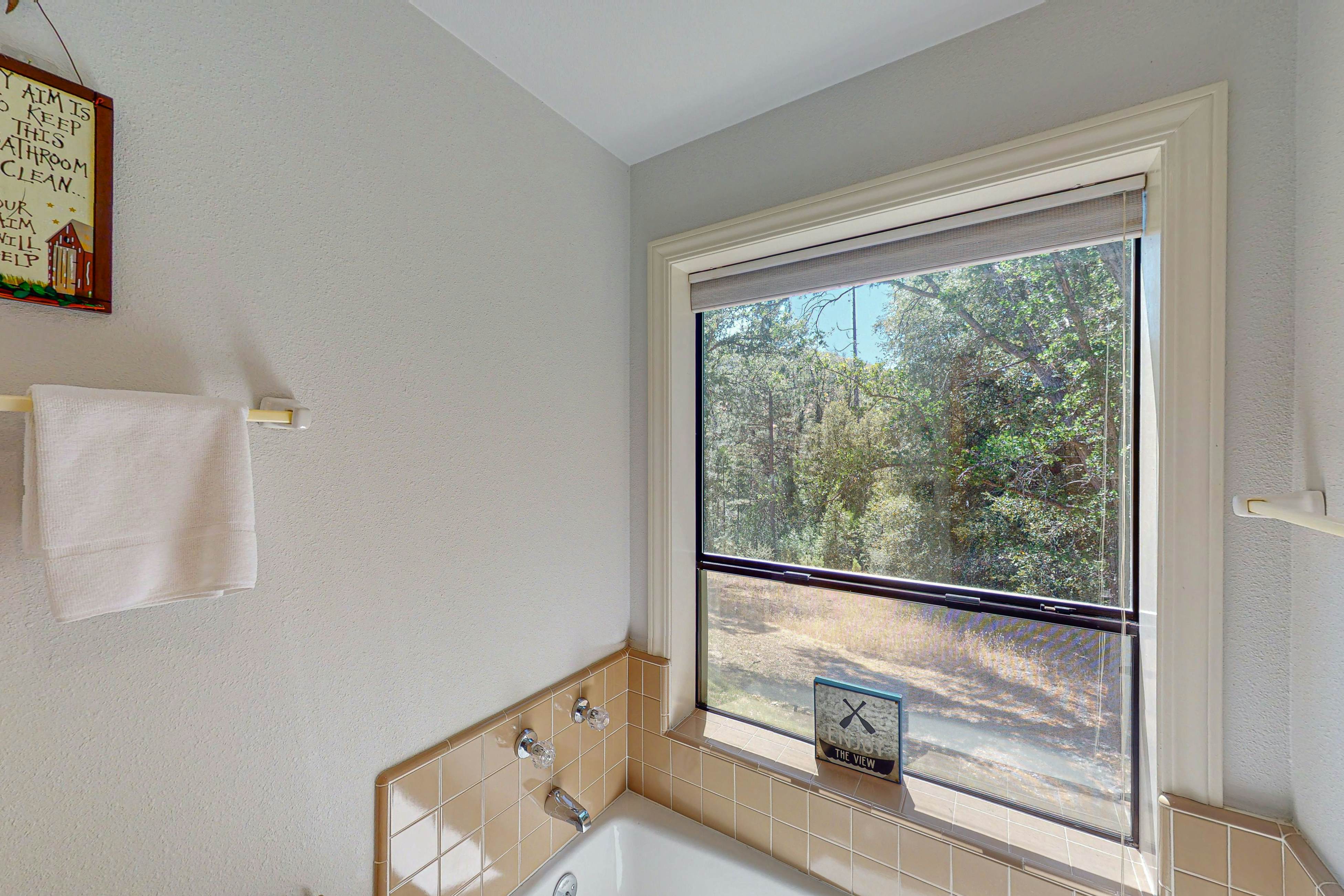 Yosemite Nutter Ranch 3 BD Mariposa, CA Vacation Rental Vacasa