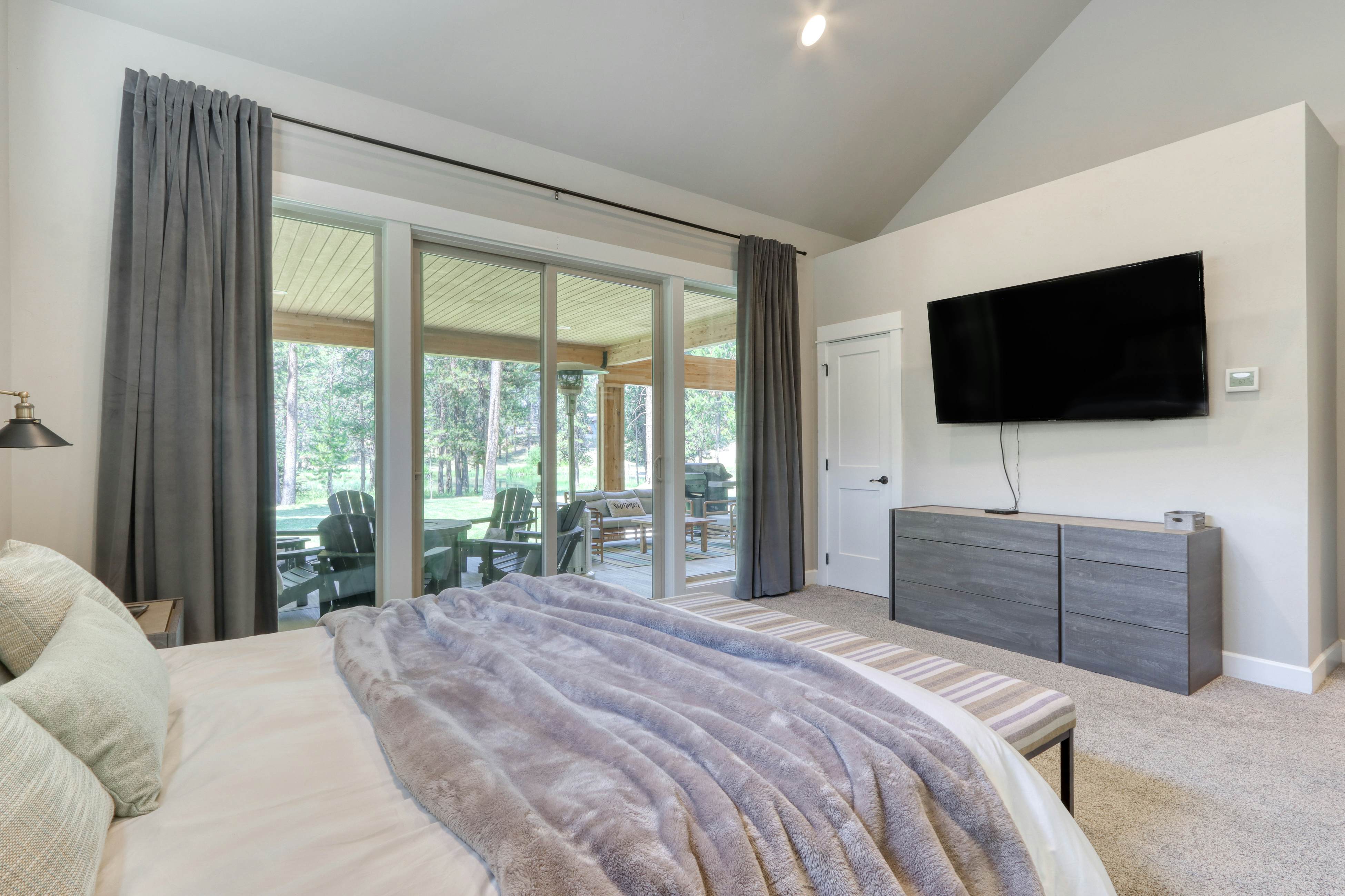 Luxury Deschutes Riverfront