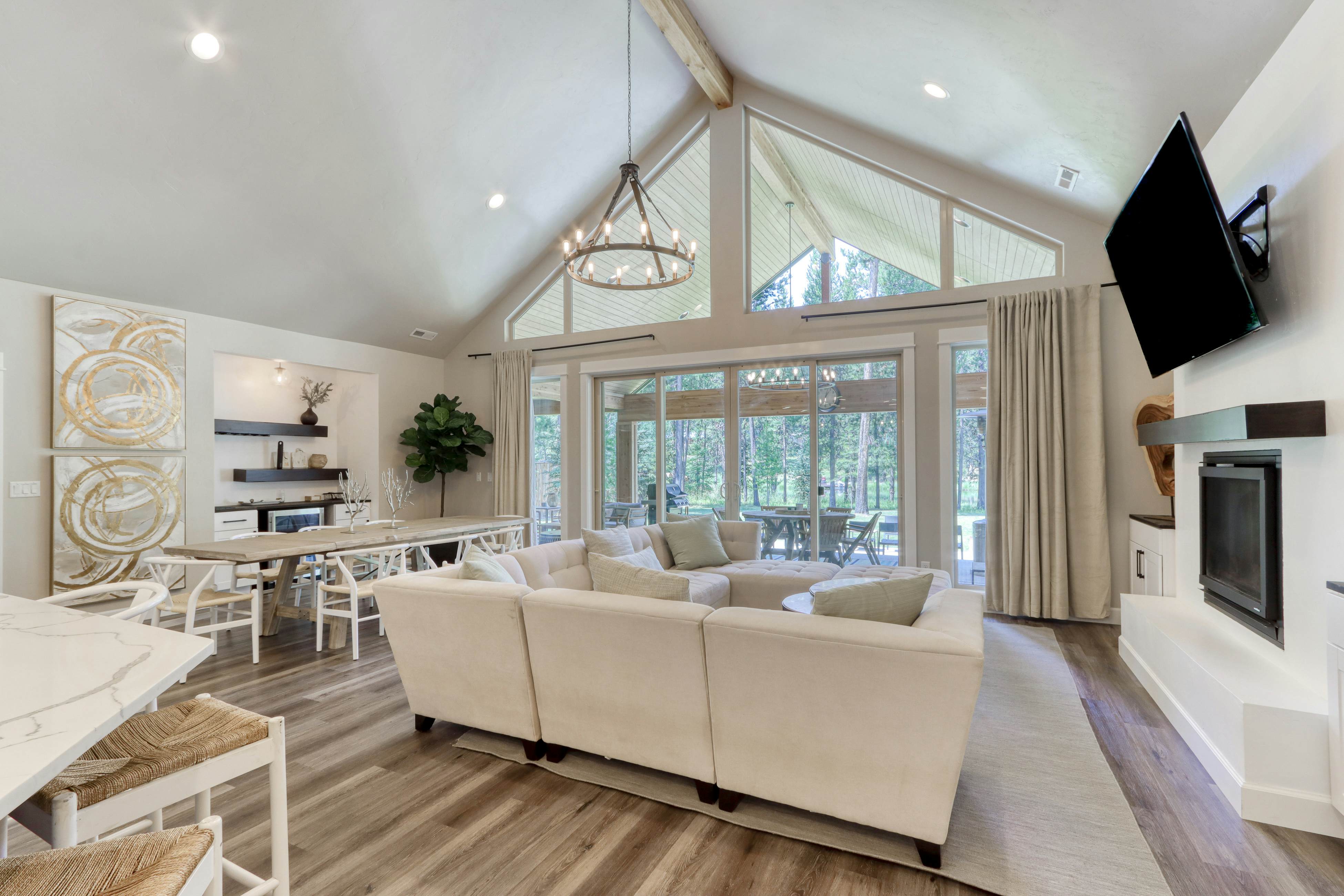 Luxury Deschutes Riverfront