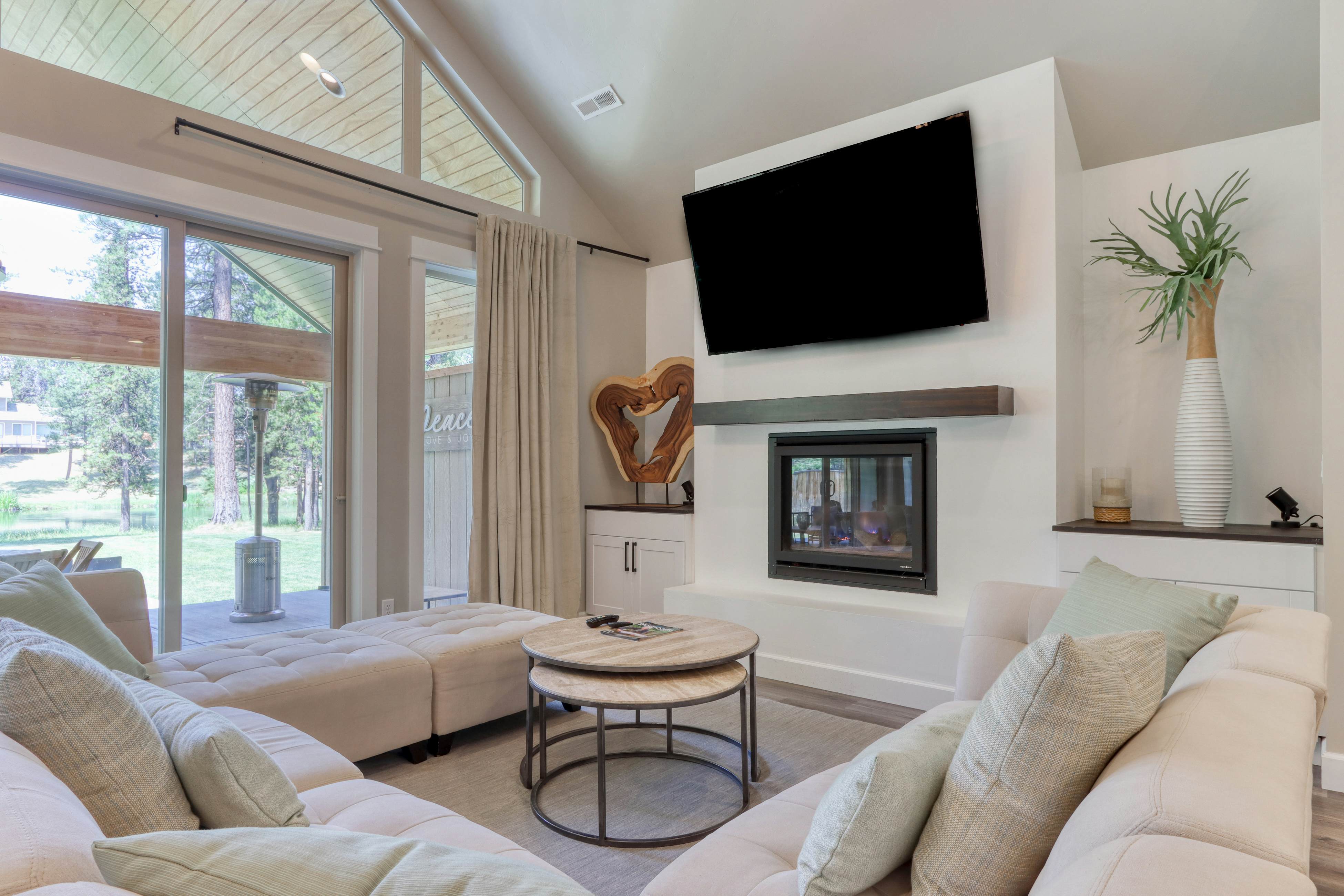 Luxury Deschutes Riverfront