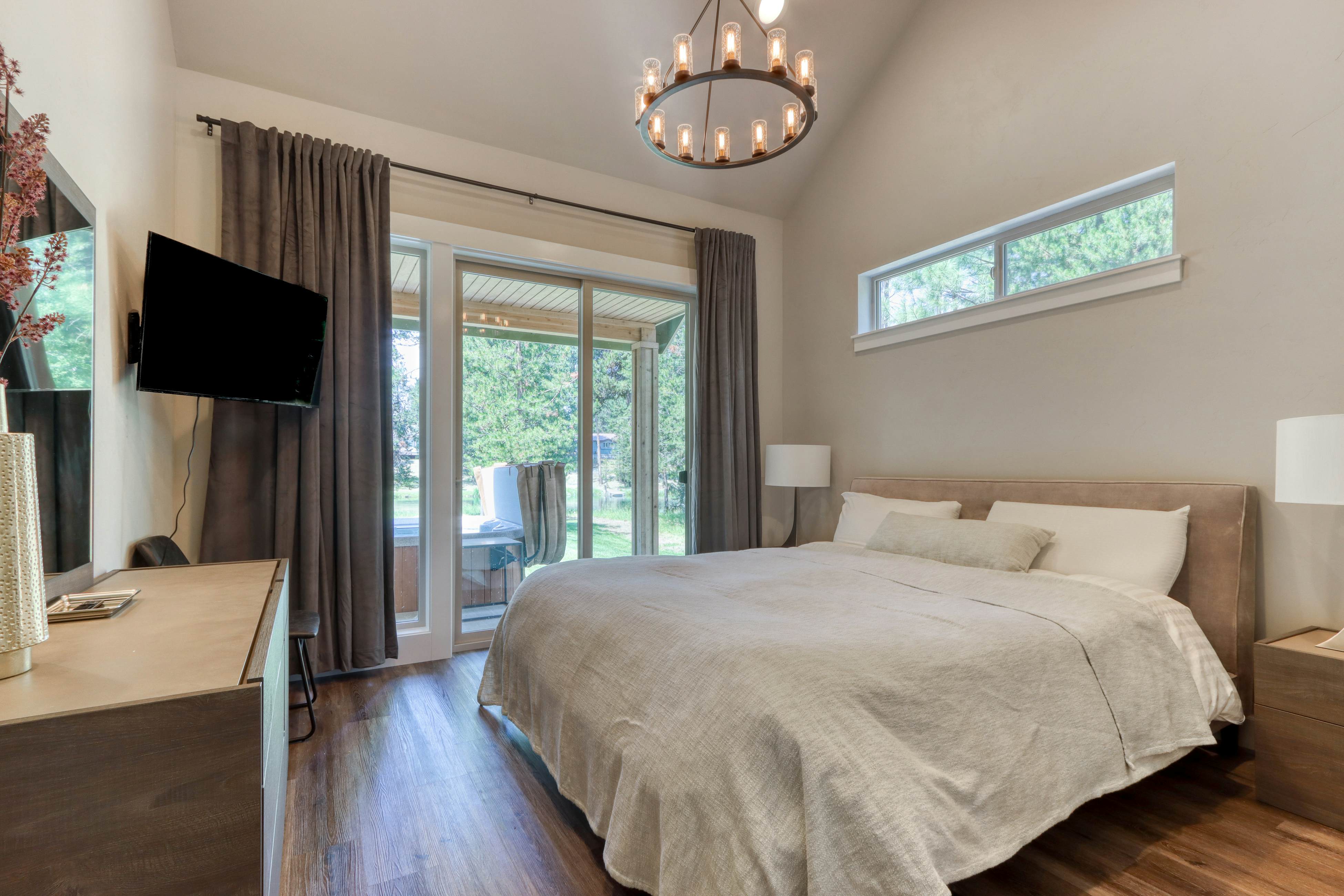 Luxury Deschutes Riverfront