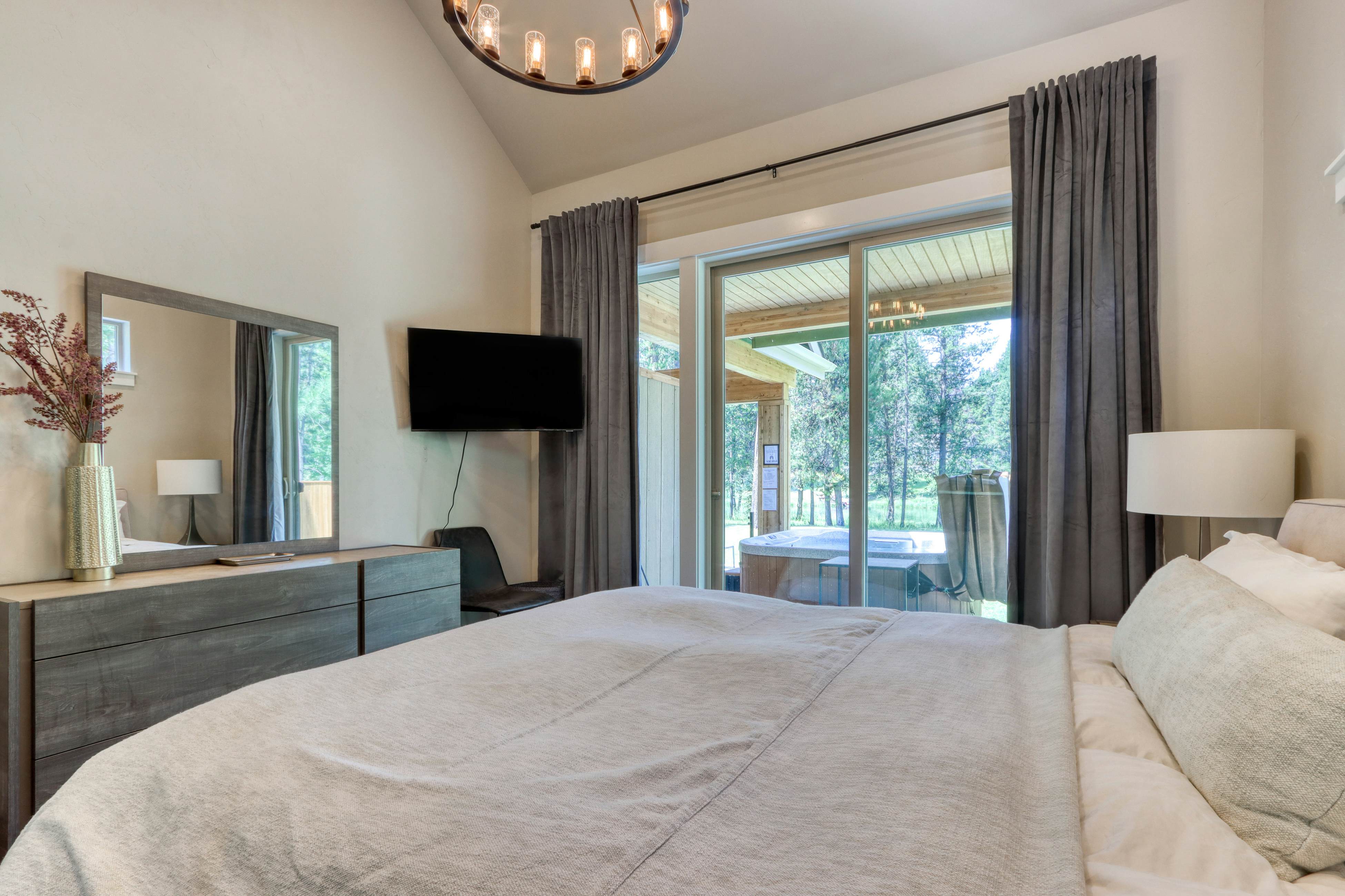 Luxury Deschutes Riverfront