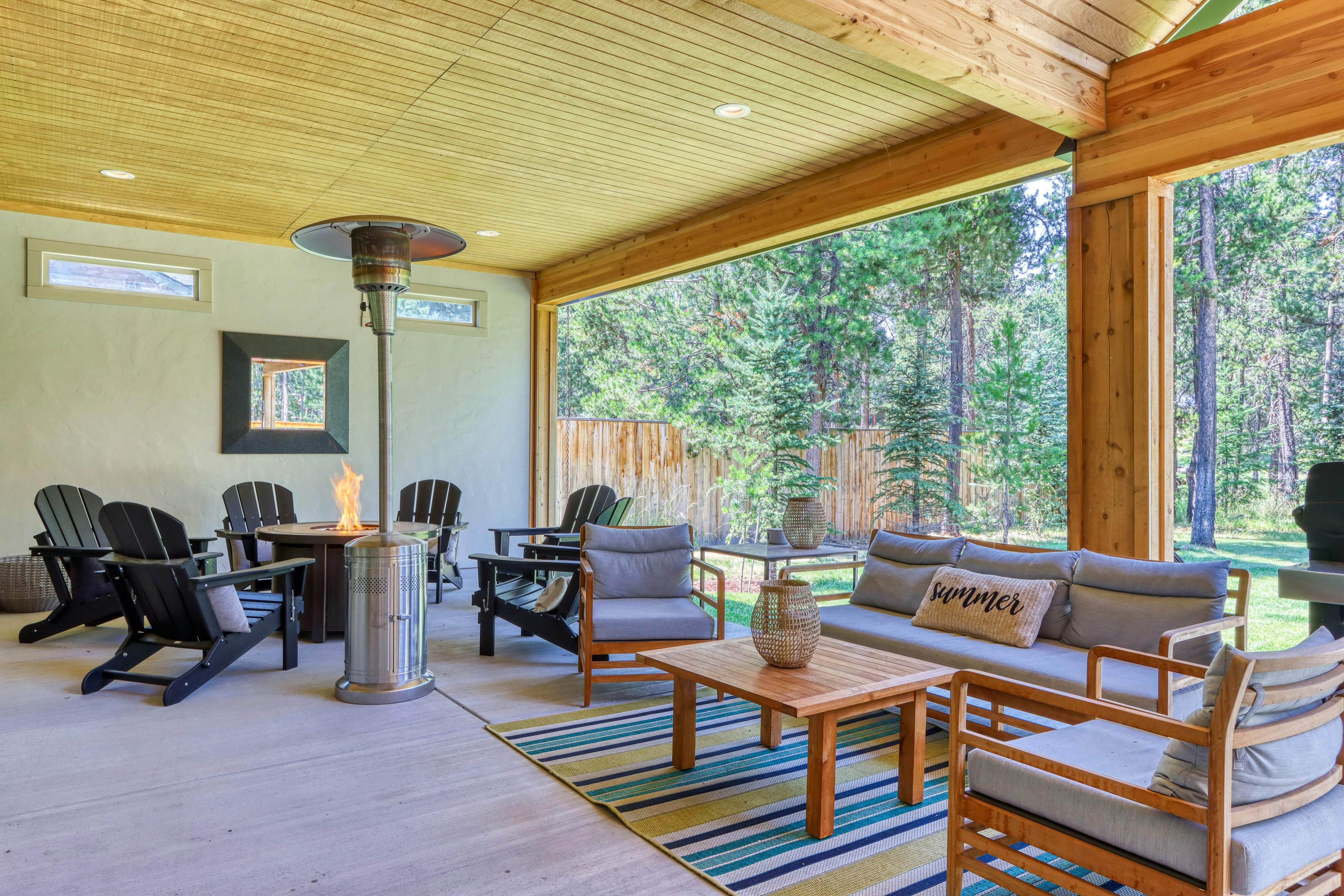 Luxury Deschutes Riverfront