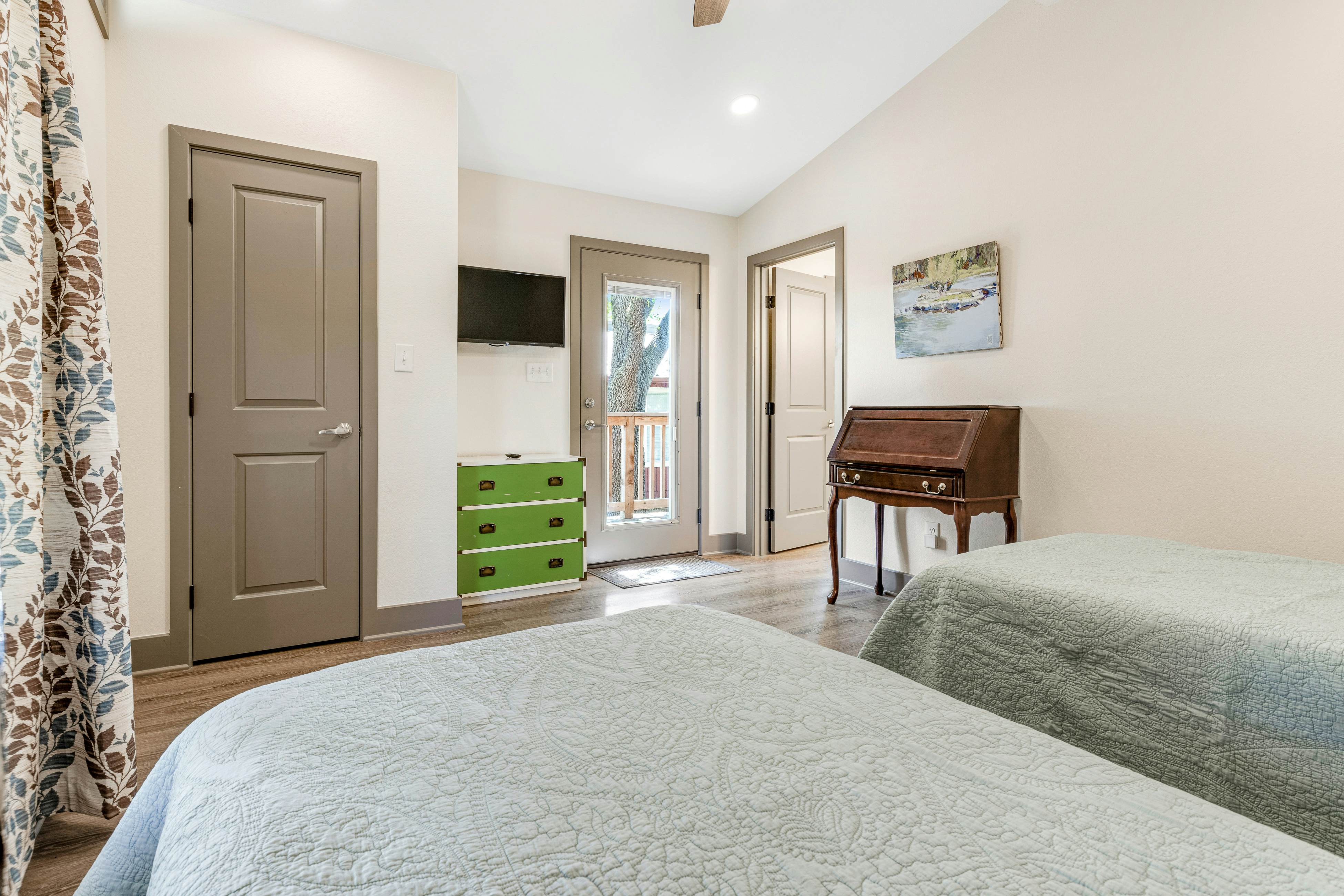 Beckers Point Lake Houses